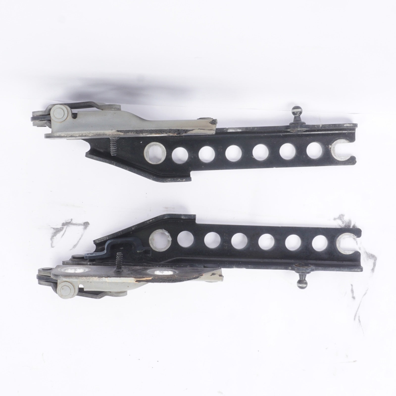 04-10 Audi A8 Quattro Left & Right Front Hood Hinge Pair OEM 4E0823302 Black