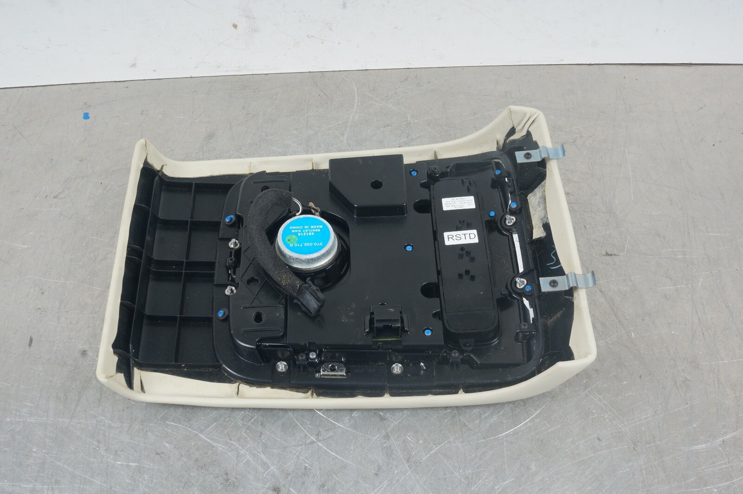 2010 - 2020 Bentley Mulsanne Rear Roof Dome Light Map Light Blue Color