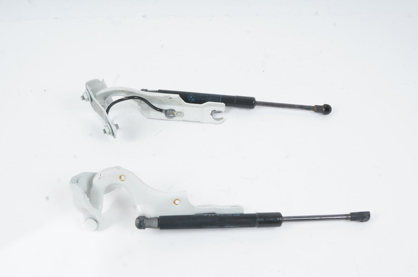 2006 - 2010 BMW 650i E64 OEM REAR TRUNK HINGES 7039773 PAIR