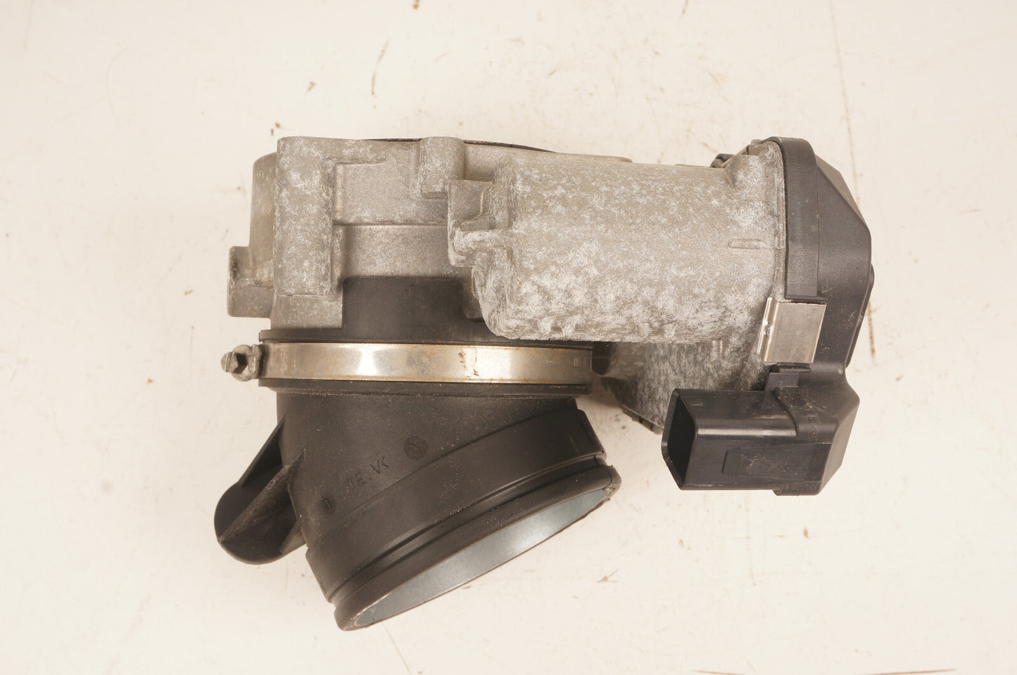 2007 - 2013 BMW 328i E93 THROTTLE BODY 7556118 OEM