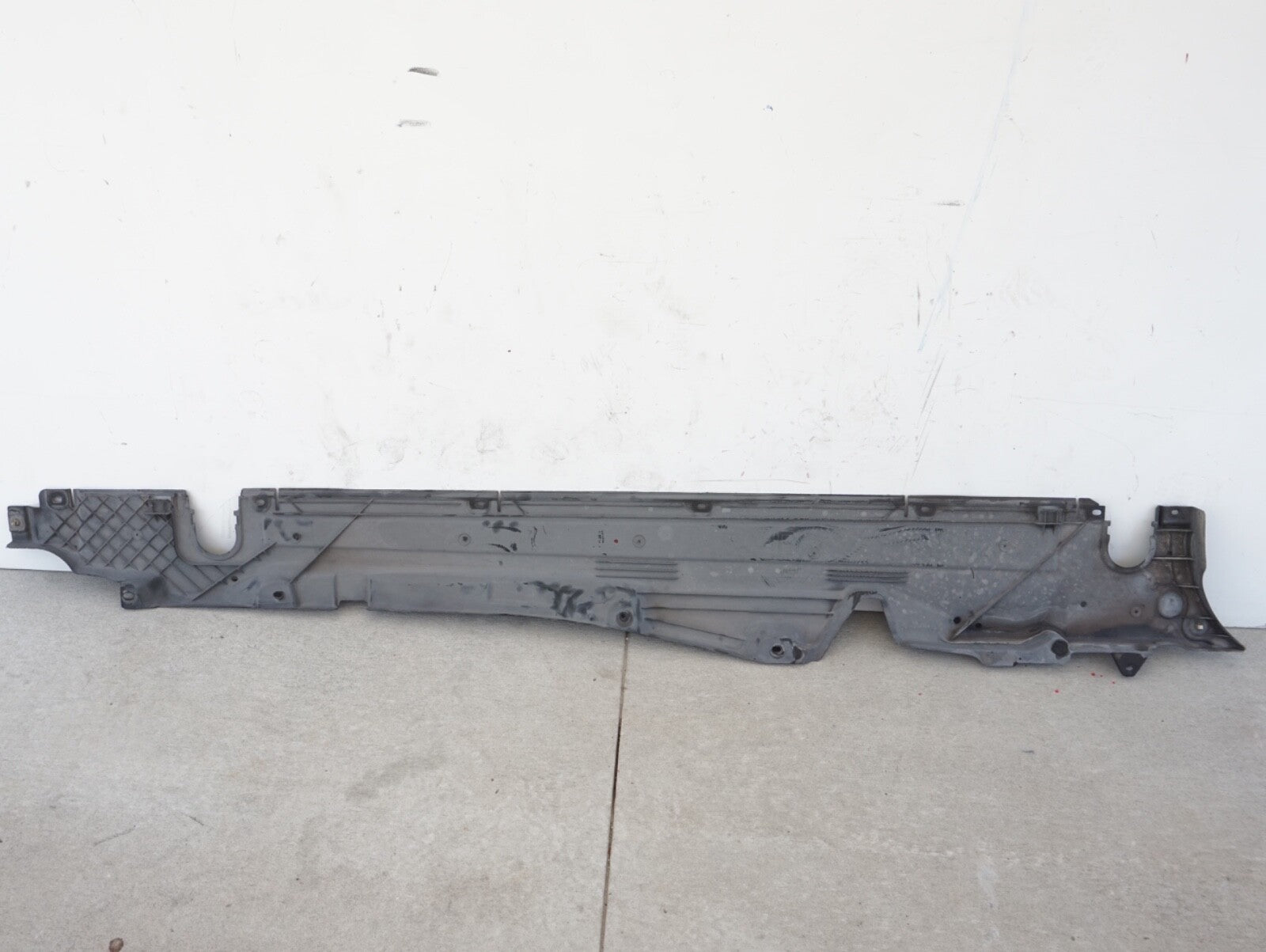 2011 - 2018 PORSCHE CAYENNE  OEM LEFT UNDER BODY SPLASH SHIELD 95850421100