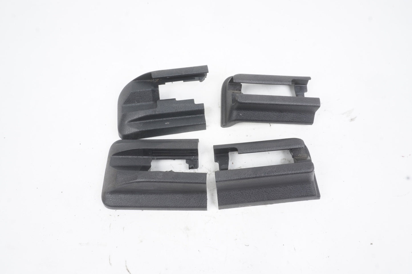 2022 - 2024 MERCEDES EQB350 EQB300 FRONT LEFT SEAT TRACK END COVER TRIM
