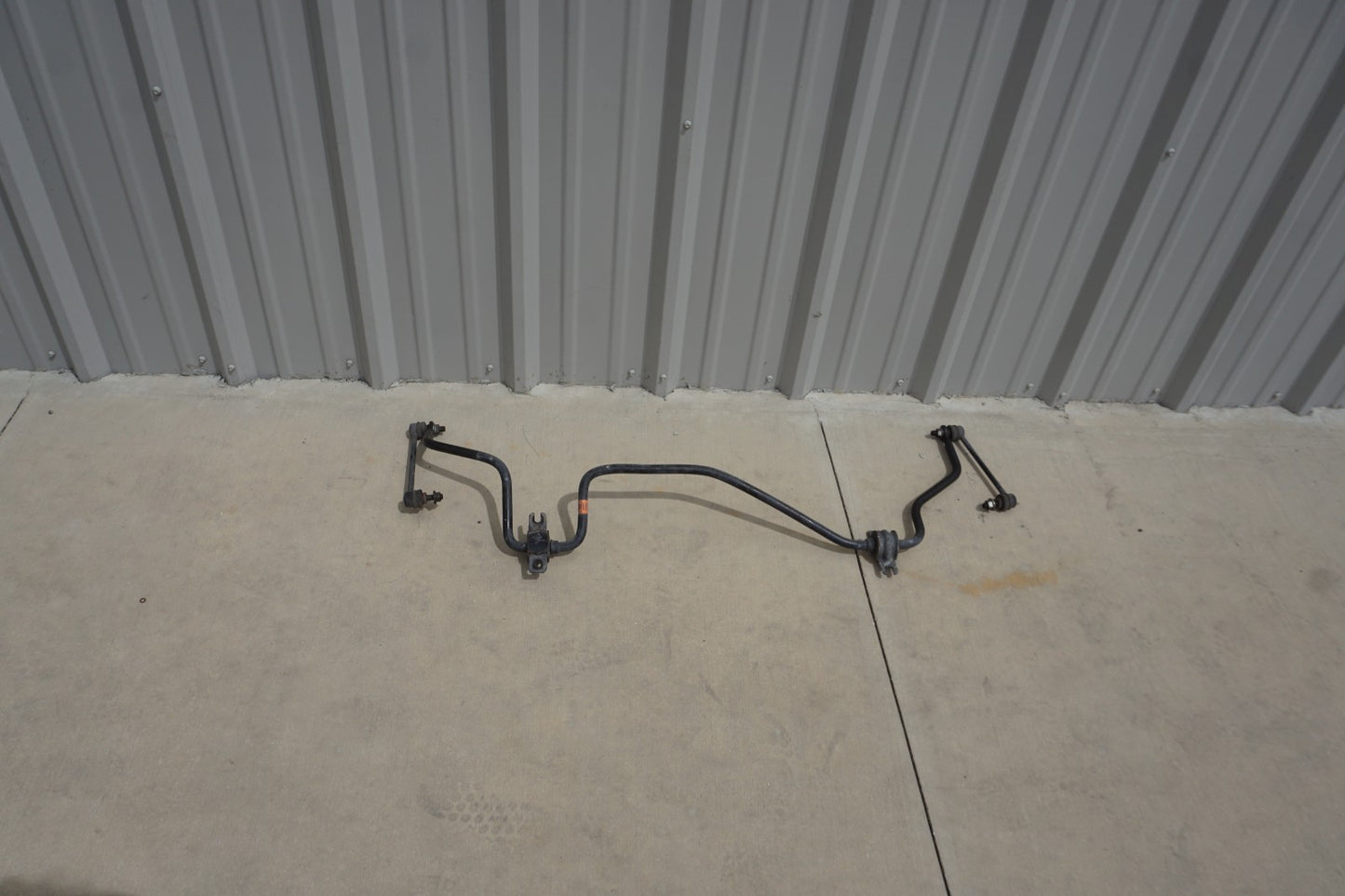 2017 - 2024 NISSAN TITAN REAR STABILIZER SWAY BAR W/ LINK OEM