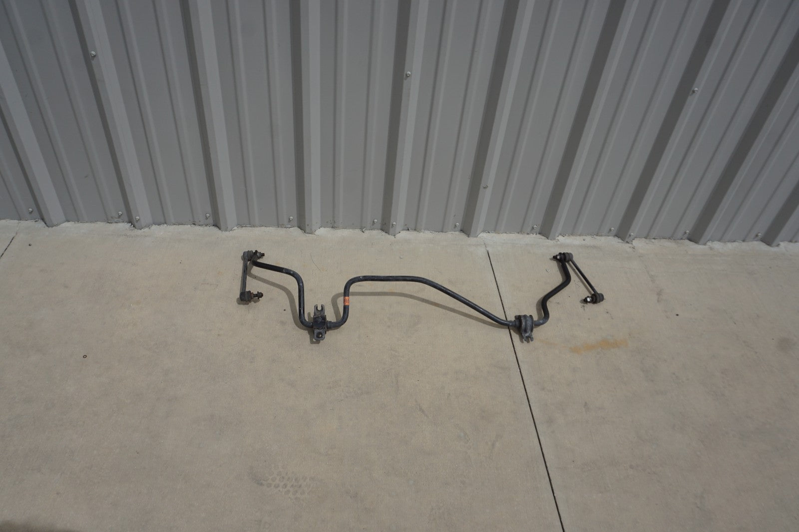 2017 - 2024 NISSAN TITAN REAR STABILIZER SWAY BAR W/ LINK OEM