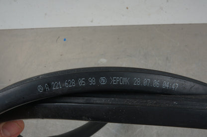 2007 - 2013 MERCEDES-BENZ S550 CL550 W221 FRONT GASKET BONNET HOOD SEAL OEM