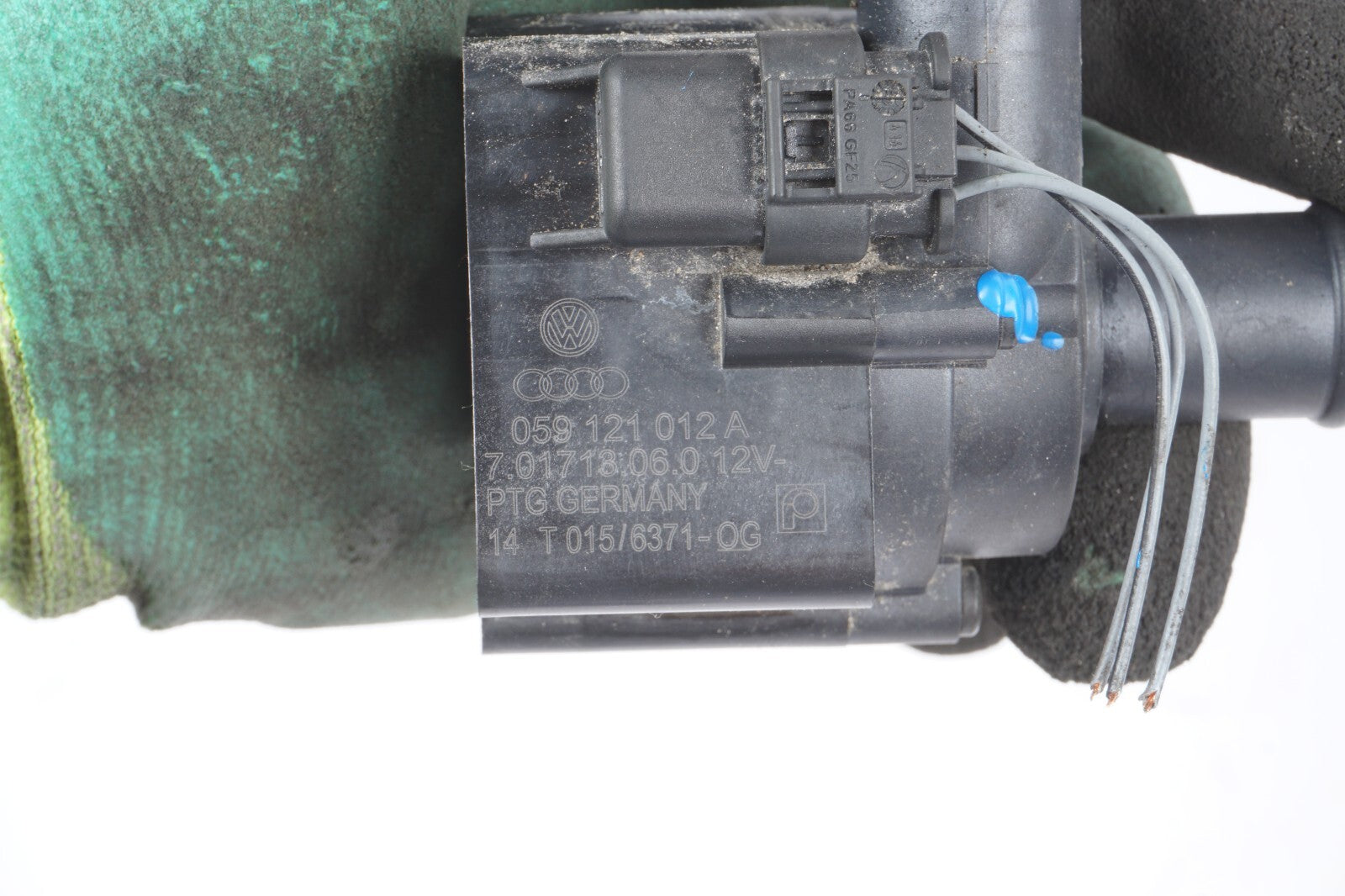 2012 - 2017 Audi A7 Auxiliary Water Pump 059121012A  OEM