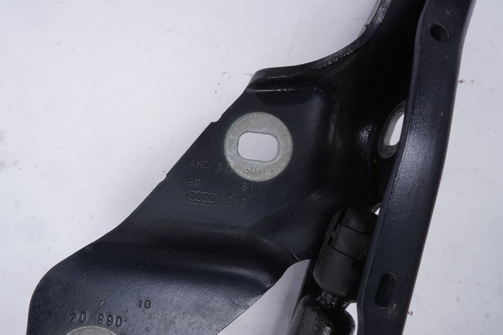 2011 - 2014 Audi A8 A8L Right And Left Hood Hinges Set Of 2 OEM