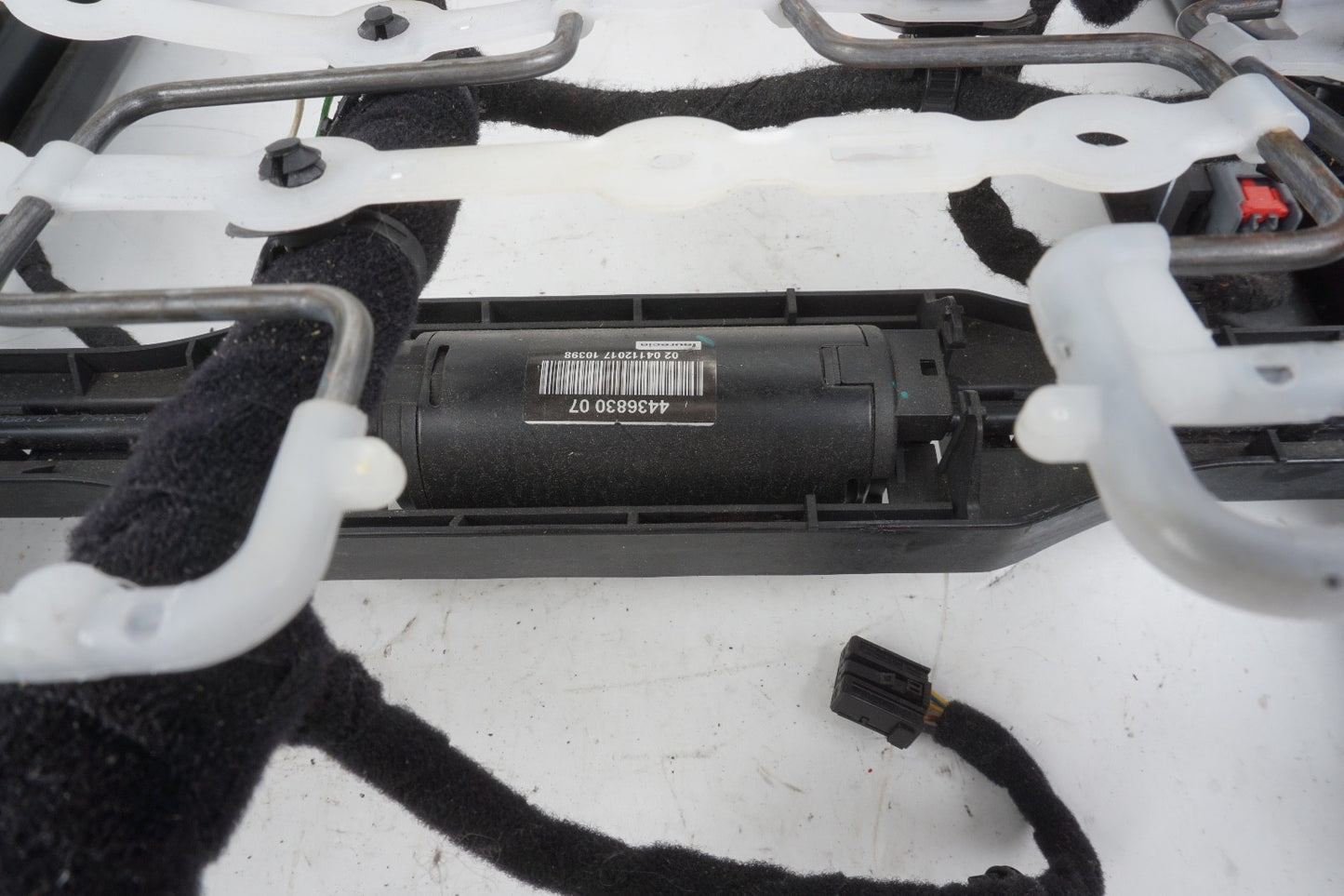 2018 - 2025 ALFA ROMEO STELVIO FRONT LEFT SIDE SEAT FRAME TRACK OEM 52086442