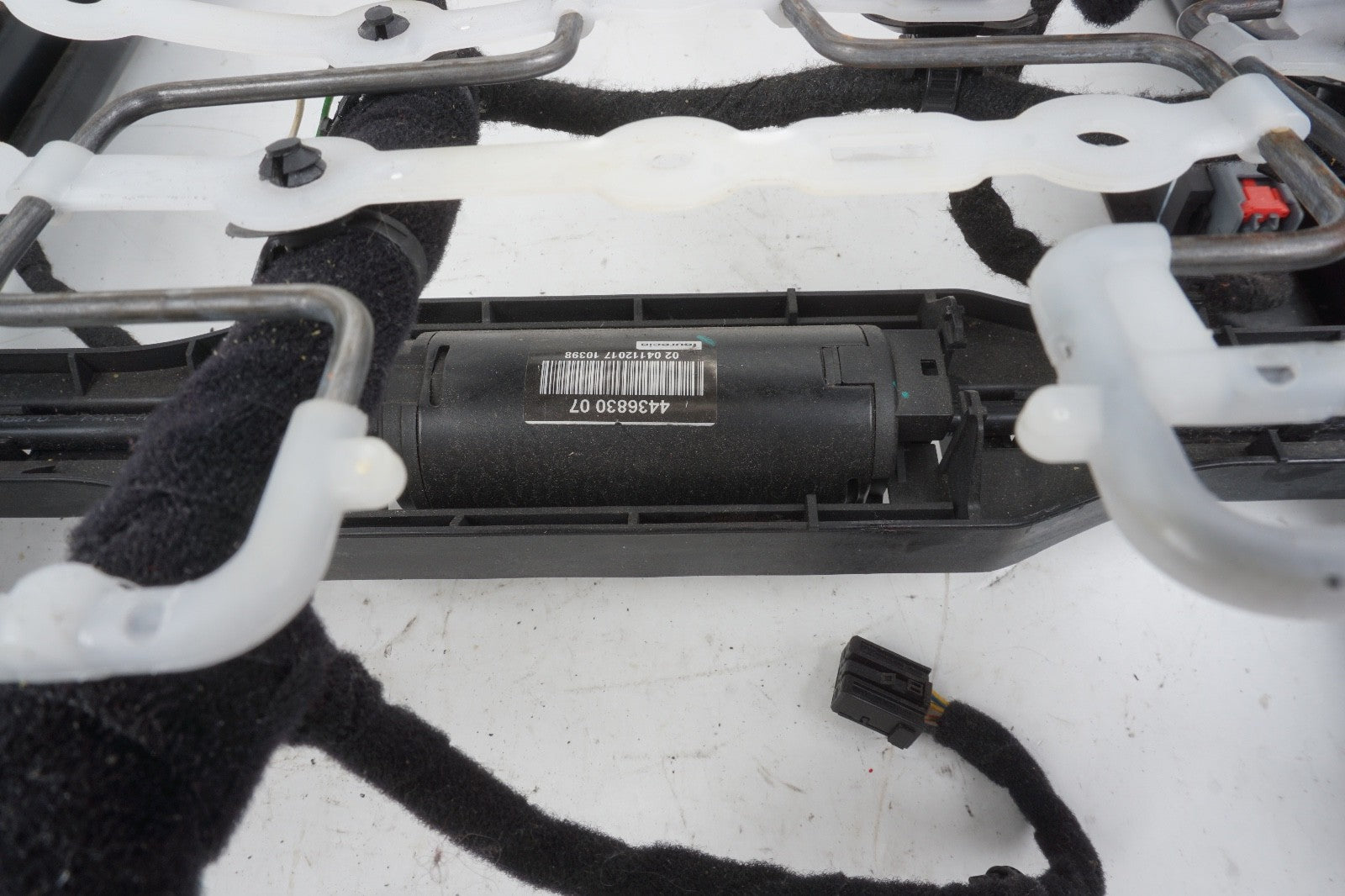 2018 - 2025 ALFA ROMEO STELVIO FRONT LEFT SIDE SEAT FRAME TRACK OEM 52086442