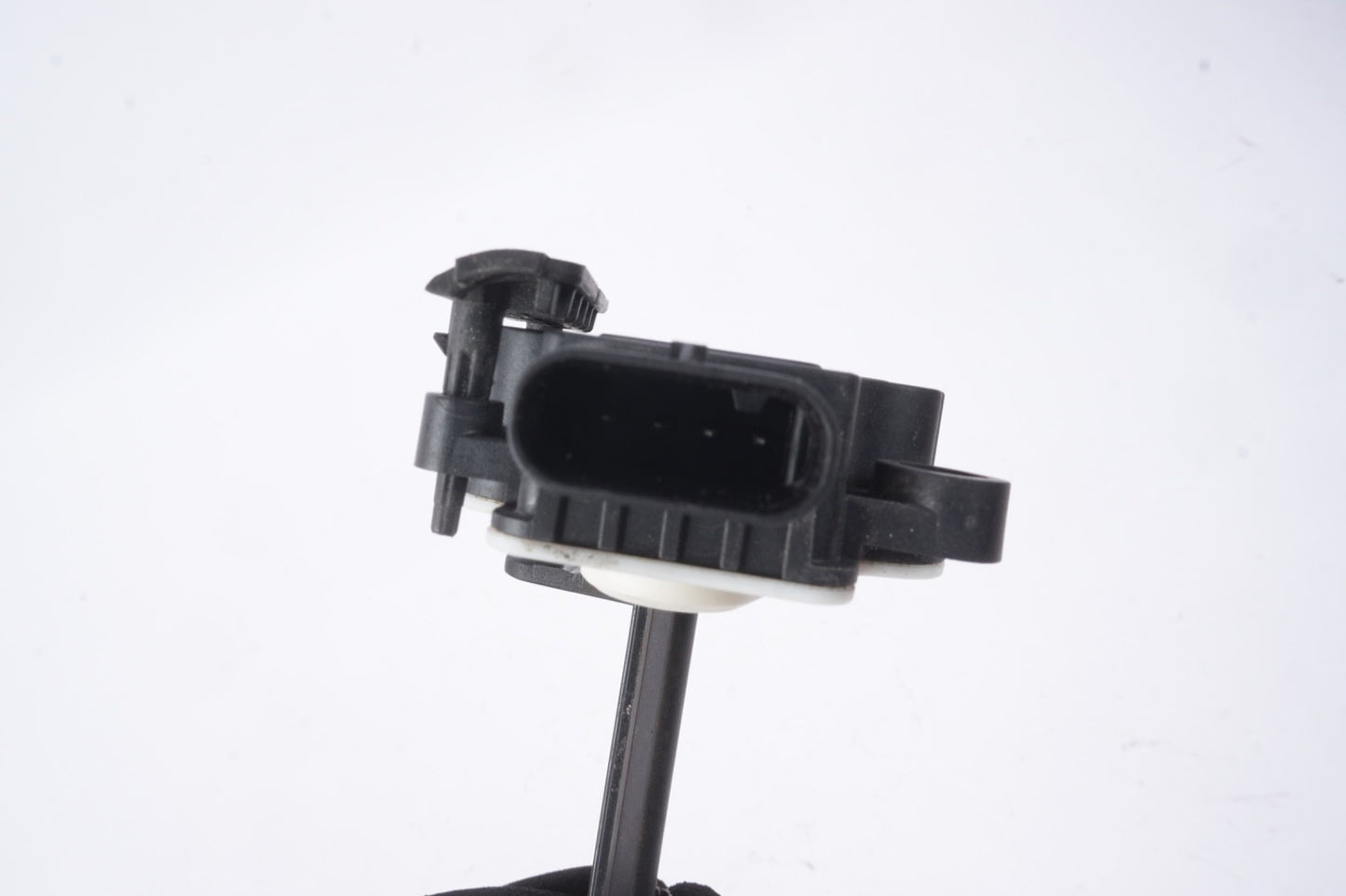 2013  - 19 FORD  FOCUS SHUTTER MOTOR ACTUATOR 6466R420 OEM