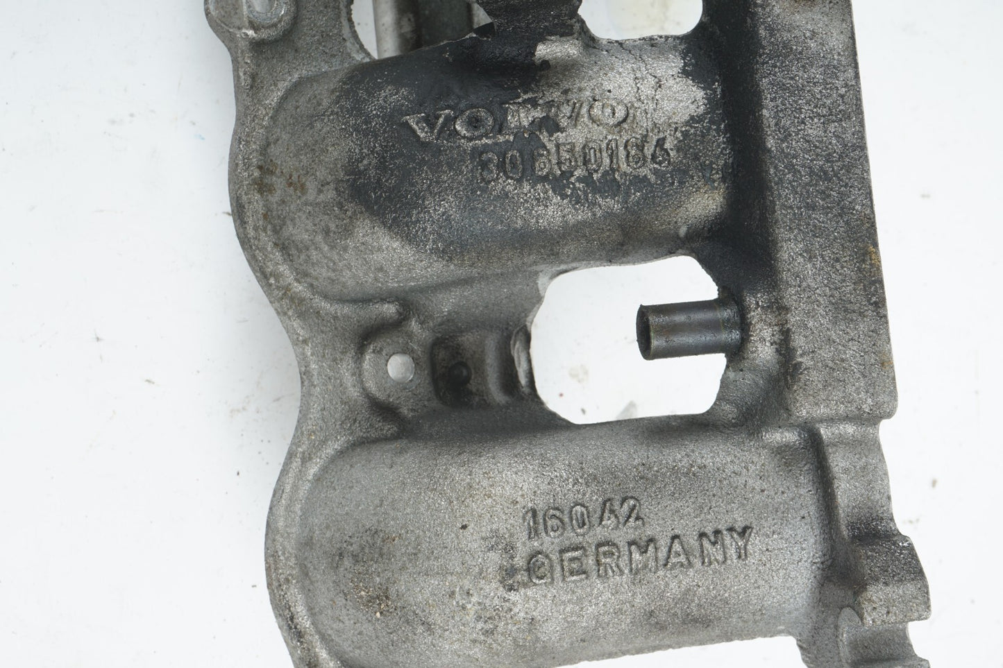 2006-2010 VOLVO C70 T5 ENGINE AIR INTAKE MANIFOLD 30650184 OEM