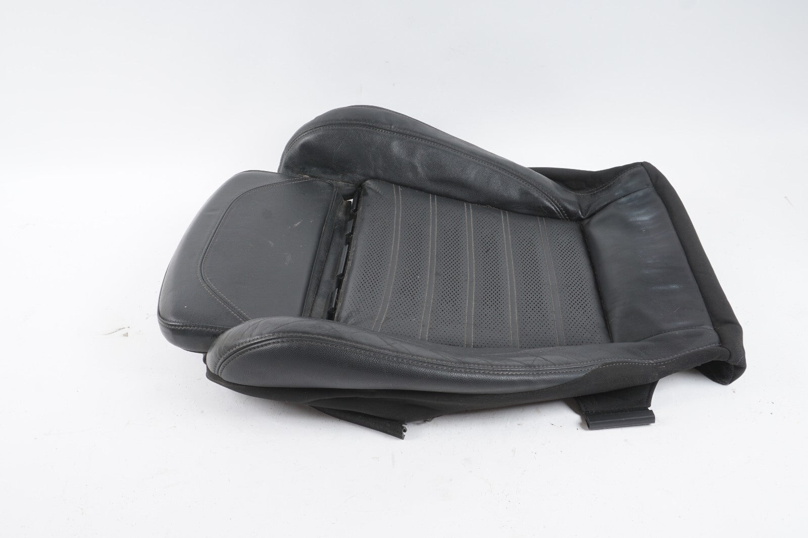 2017 - 2019 ALFA ROMEO GIULIA FRONT LEFT SIDE SEAT LOWER CUSHION BOTTOM OEM