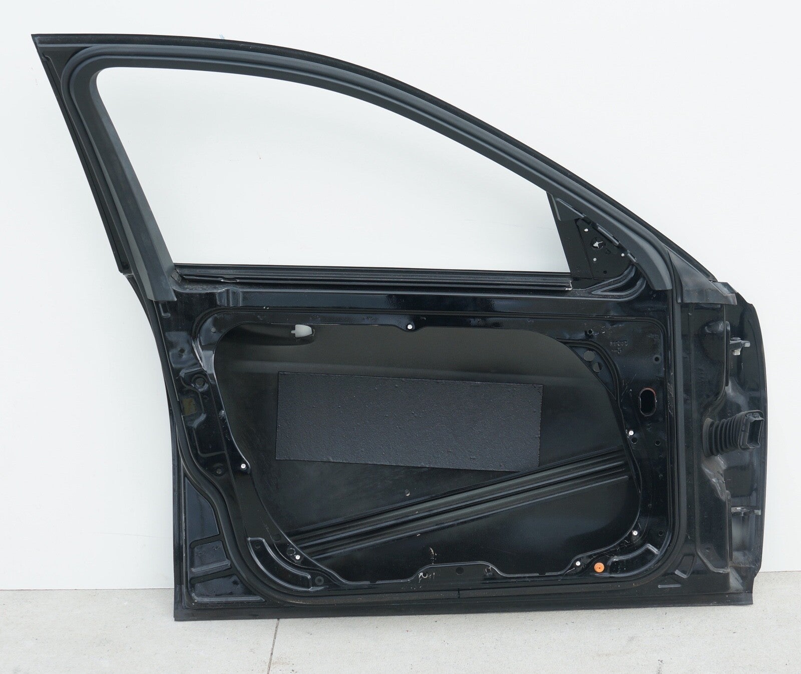 08-14 Mercedes W204 C250 Front Left Driver Side Exterior Door Shell