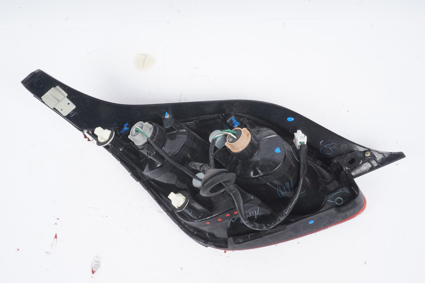 2002 - 2005 LEXUS SC430 Z40 CONVERTIBLE REAR LOWER TAIL LIGHT RIGHT
