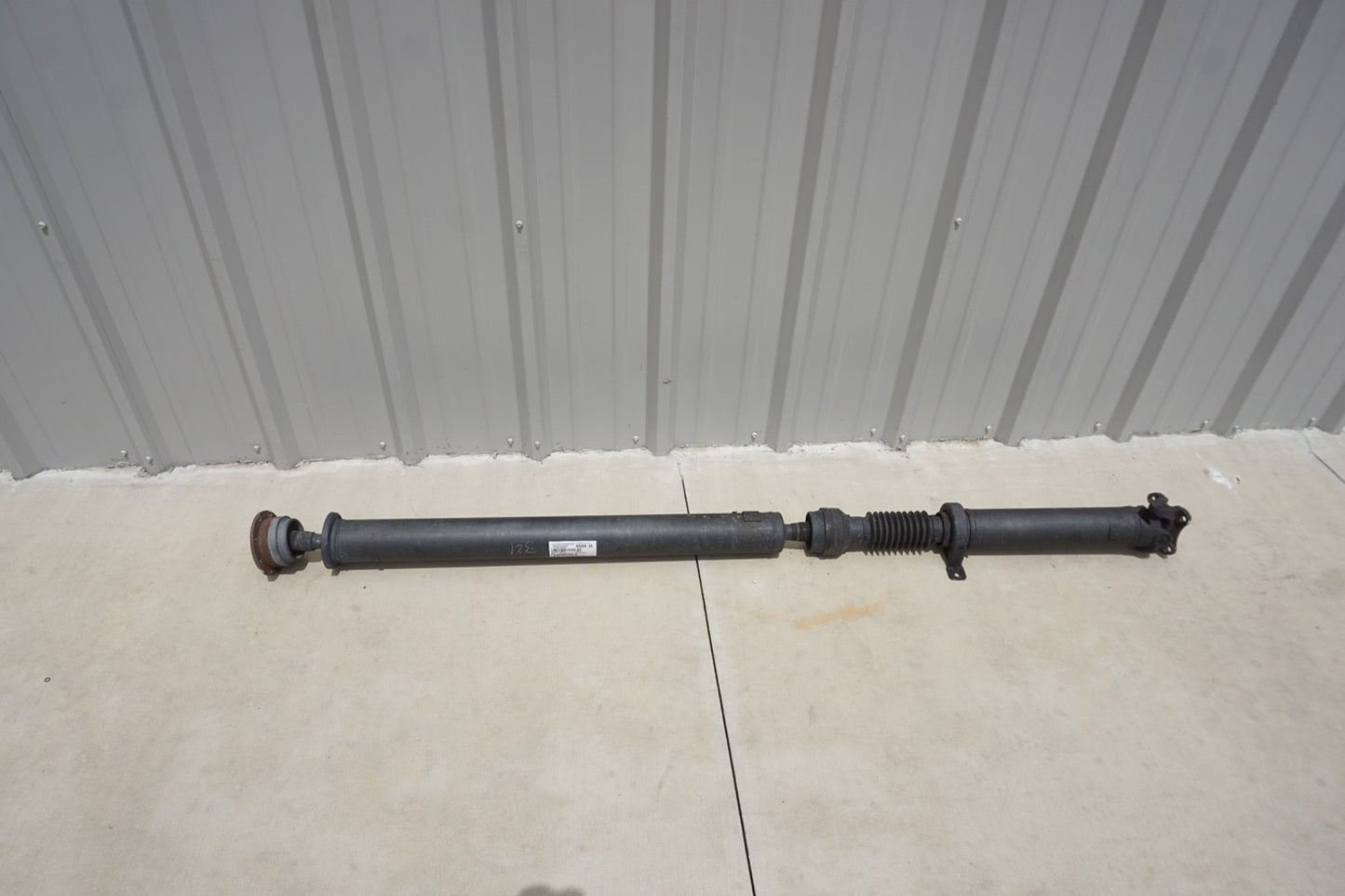 2017 - 2019 NISSAN TITAN XD REAR DRIVE SHAFT 5.0L 4X4 4WD 1N6BA1F34KN519715