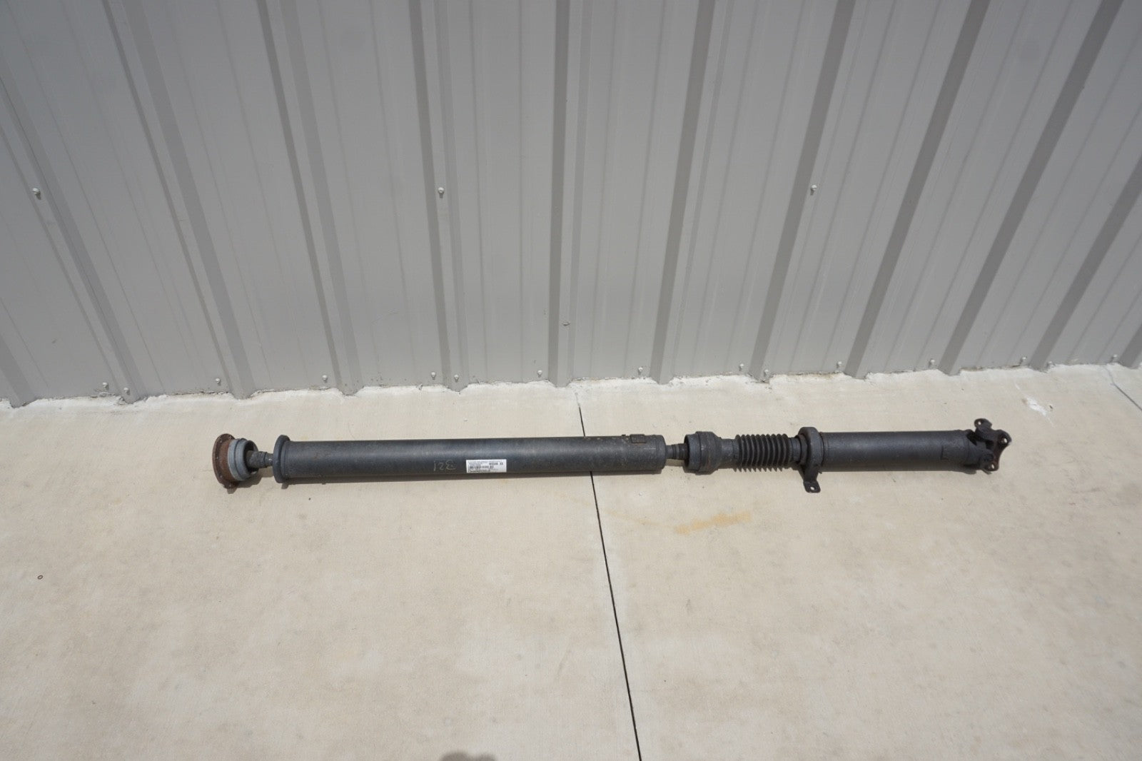 2017 - 2019 NISSAN TITAN XD REAR DRIVE SHAFT 5.0L 4X4 4WD 1N6BA1F34KN519715