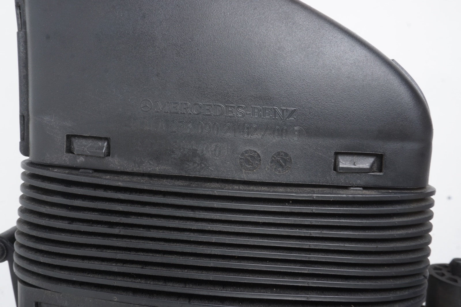 2012 - 2016 Mercedes E350 W212 Air Intake Housing Cleaner Box / A2760901301