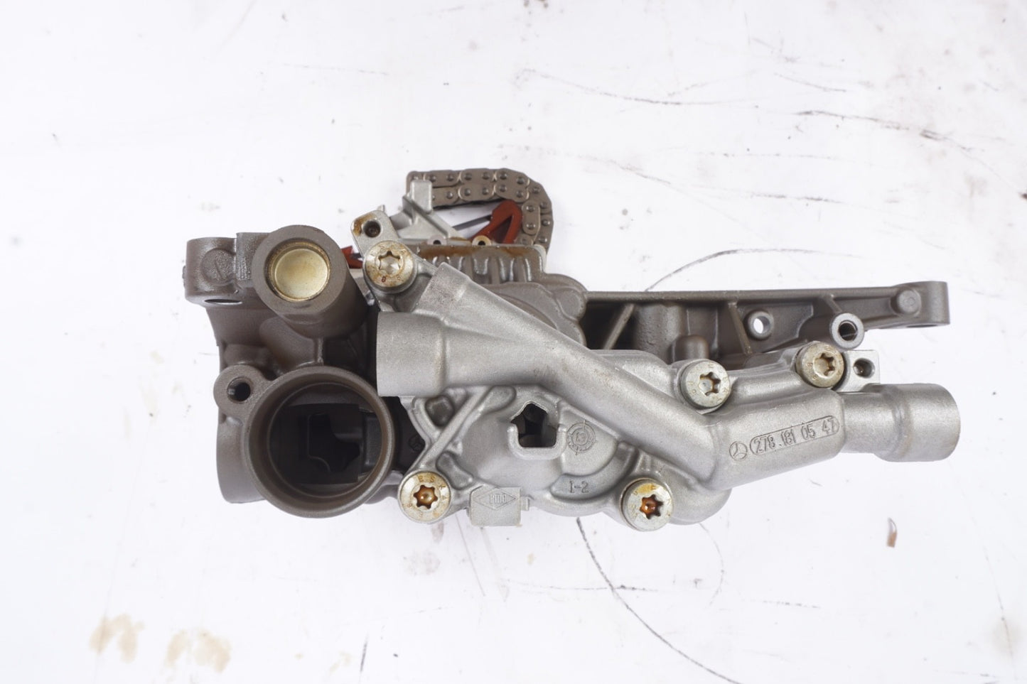 11-19 Mercedes W221 S550 CLS550 E550 4.6 Engine Motor Oil Pump OEM
