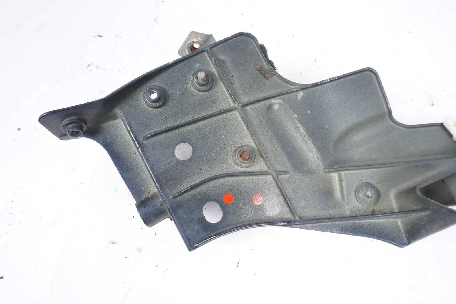 2013 - 2017 Audi A8L A8 Front Right Fender Support Mount Bracket 4H0821396 OEM