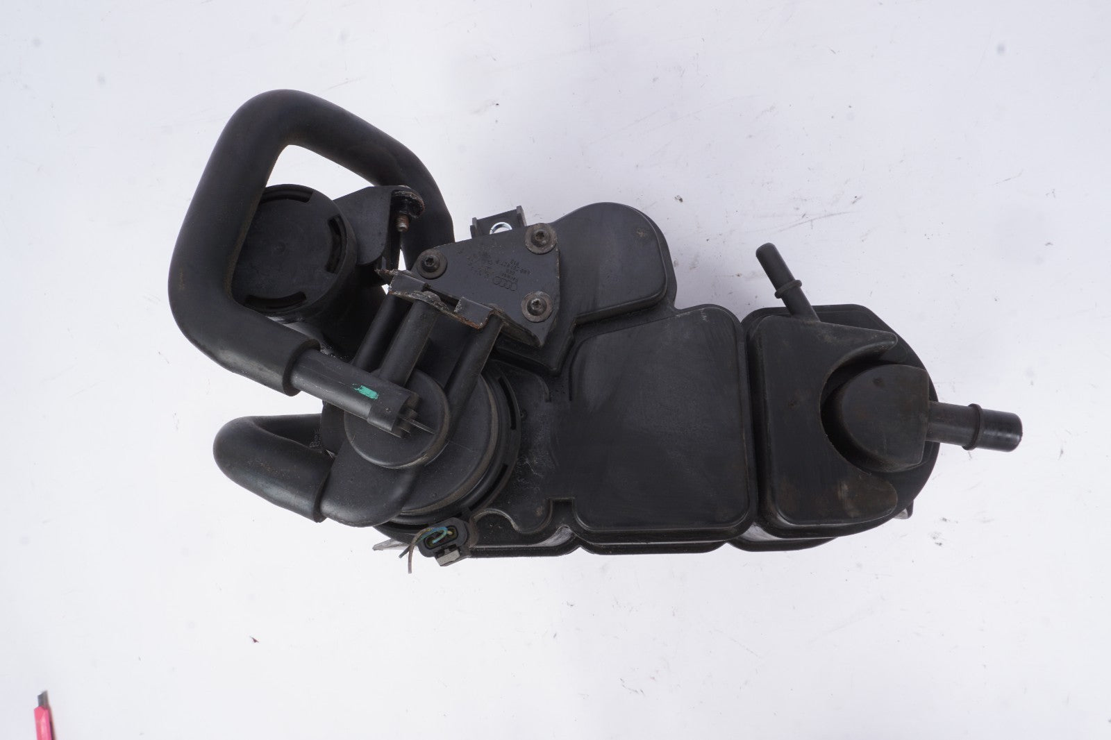 2011 - 2019 Audi A8 S8 Q7 Charcoal Filter With Leak Detection Pump OEM
