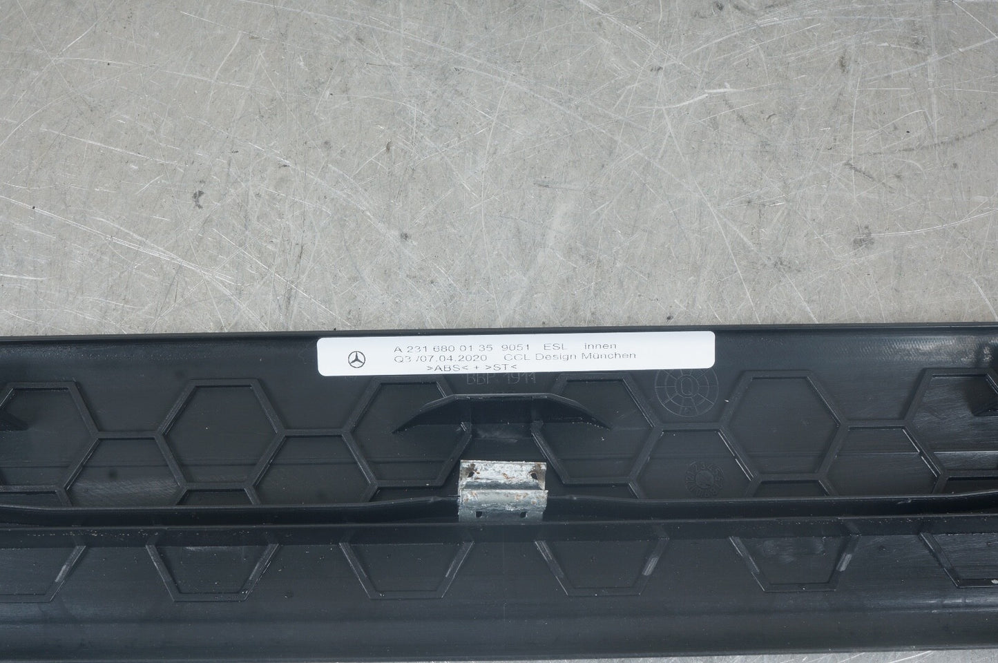 13-20 Mercedes SL400 SL450 SL550 Front RH or LH Door Inner Scuff Plate Black