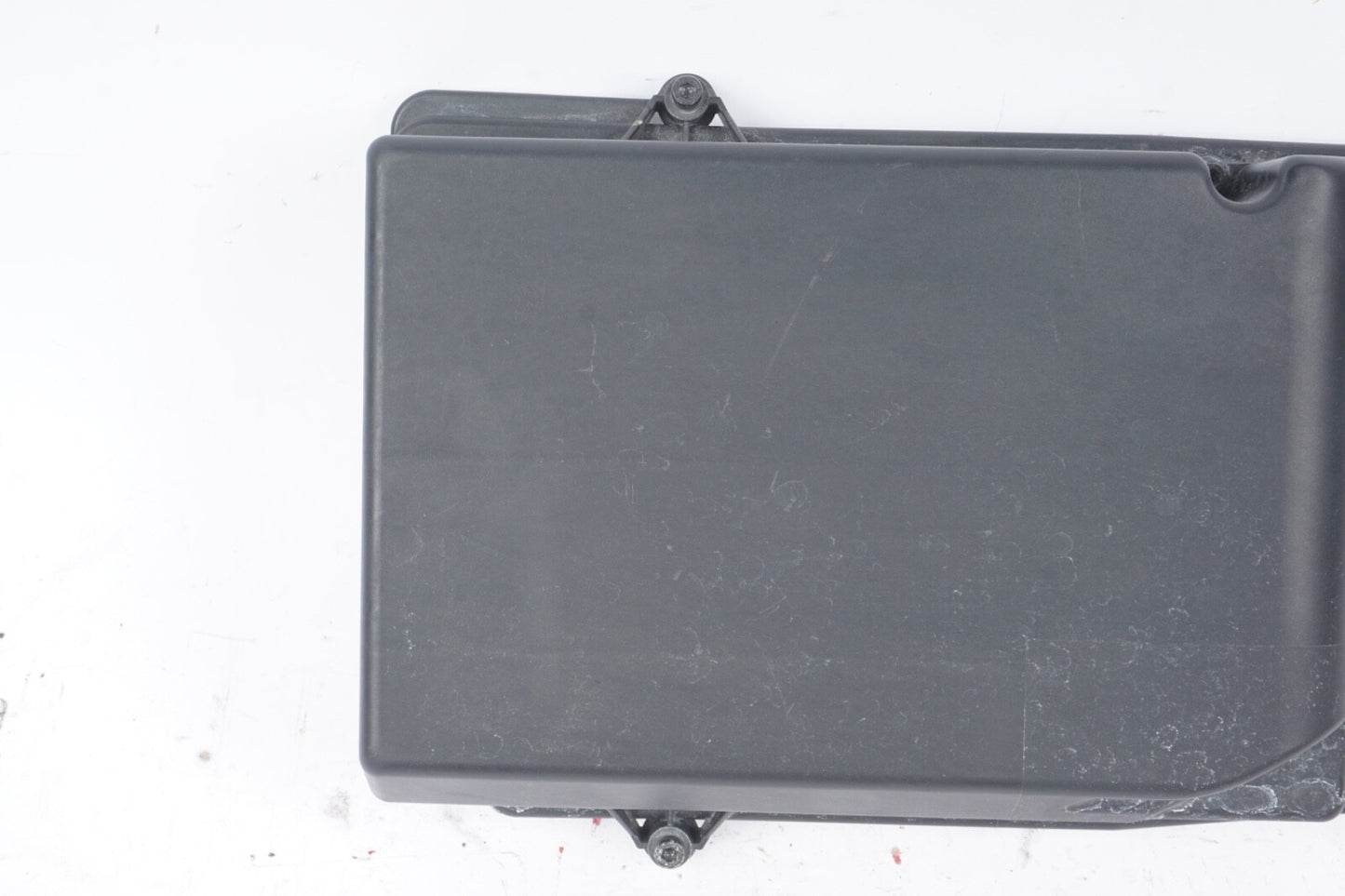 07-11 MERCEDES W221 S65 AMG S600 CL550 UNDER HOOD FUSE RELAY COVER 2215401182