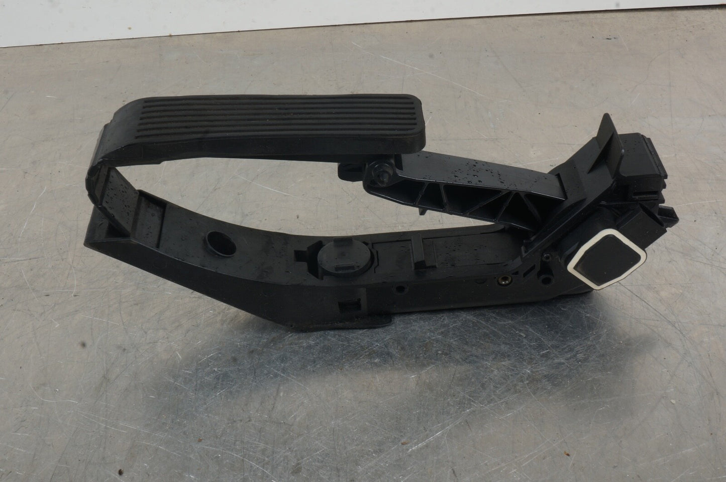 07-14 Mercedes W216 CL550 CL600 S400 S63 Gas Accelerator Pedal 2213000104 OEM