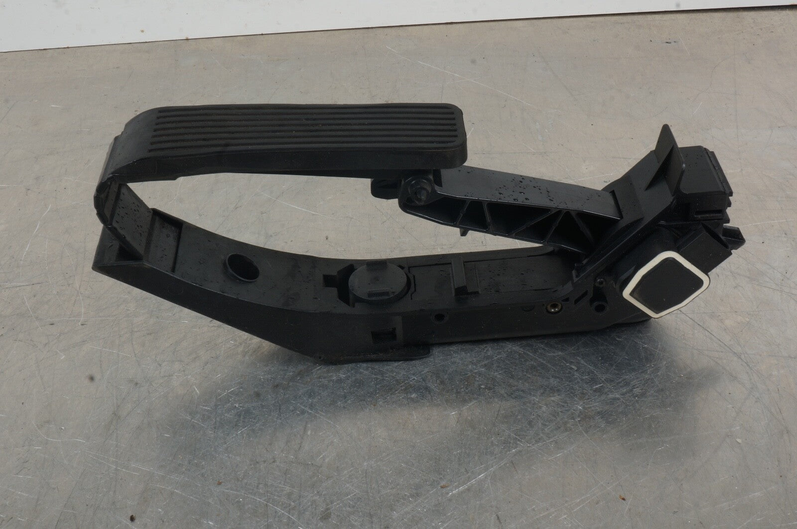 07-14 Mercedes W216 CL550 CL600 S400 S63 Gas Accelerator Pedal 2213000104 OEM