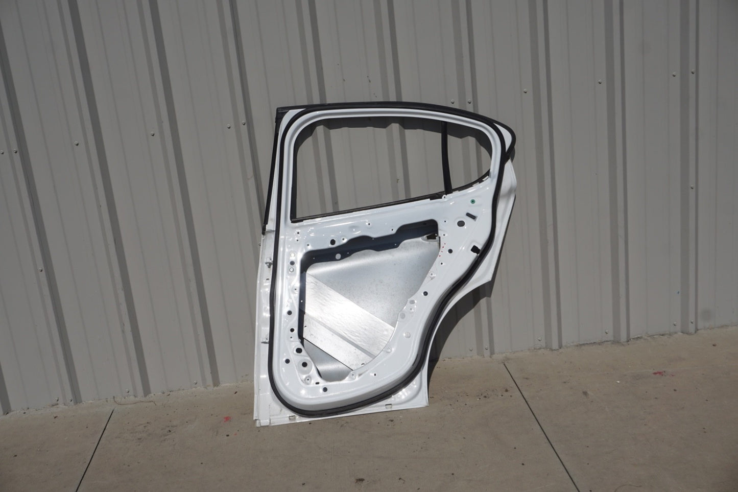 2017 - 2024 ALFA ROMEO STELVIO REAR RIGHT PASS EXTERIOR DOOR SHELL WHITE OEM