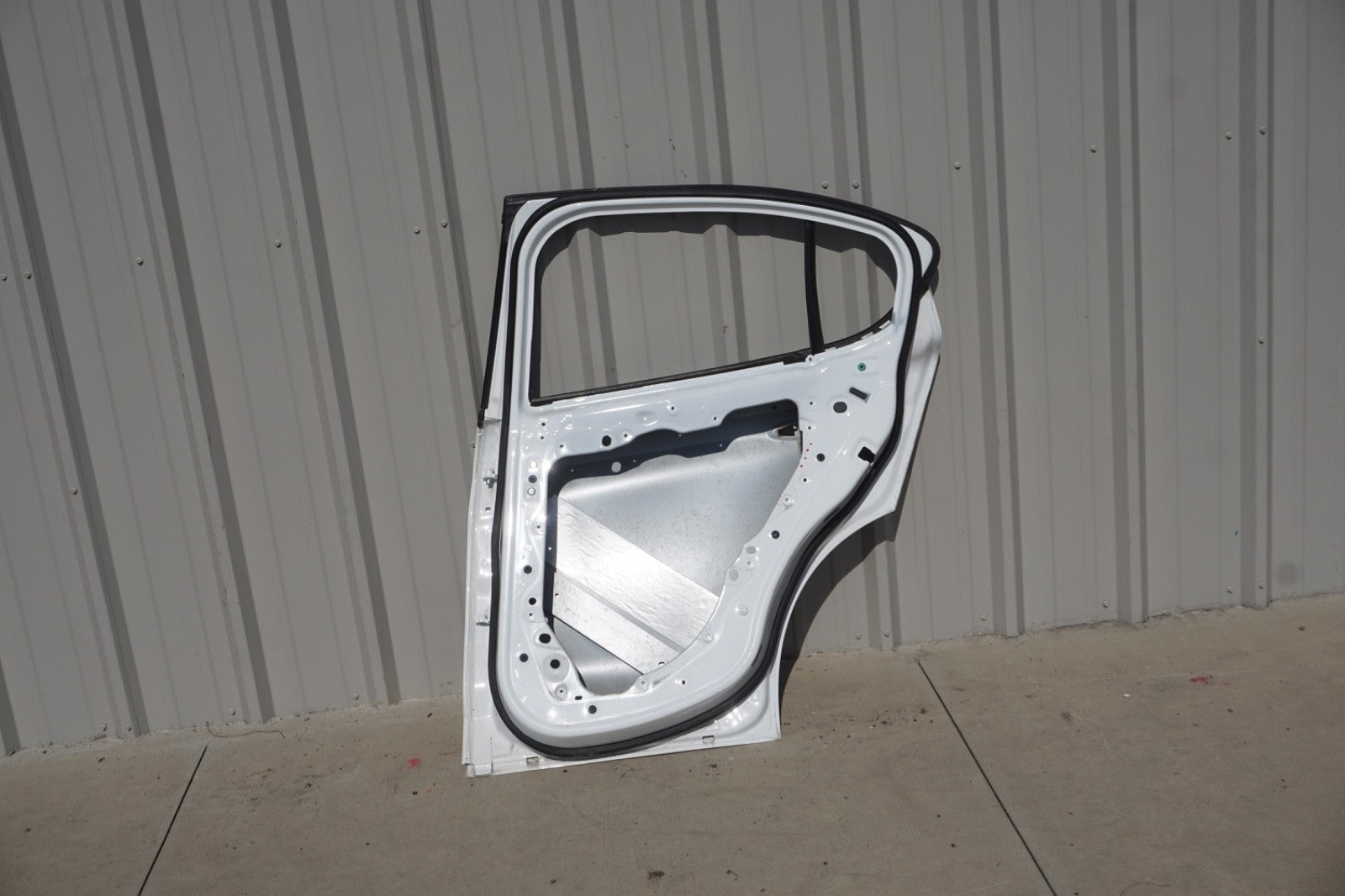 2017 - 2024 ALFA ROMEO STELVIO REAR RIGHT PASS EXTERIOR DOOR SHELL WHITE OEM
