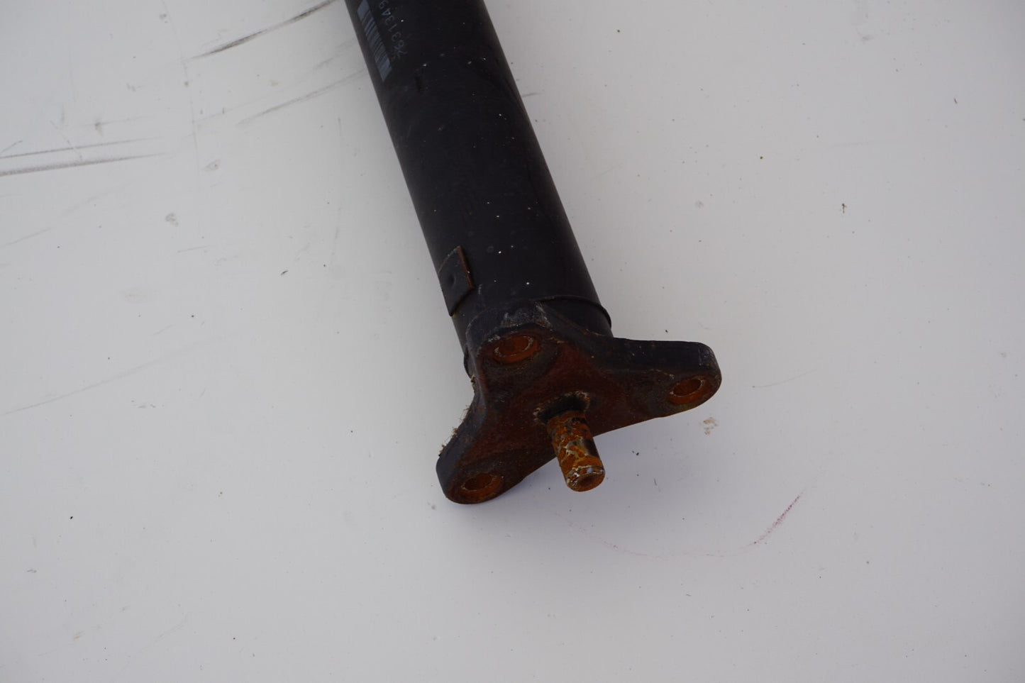 2012 - 2018 BMW 650i REAR DRIVESHAFT PROPELLER 7631349-01 OEM