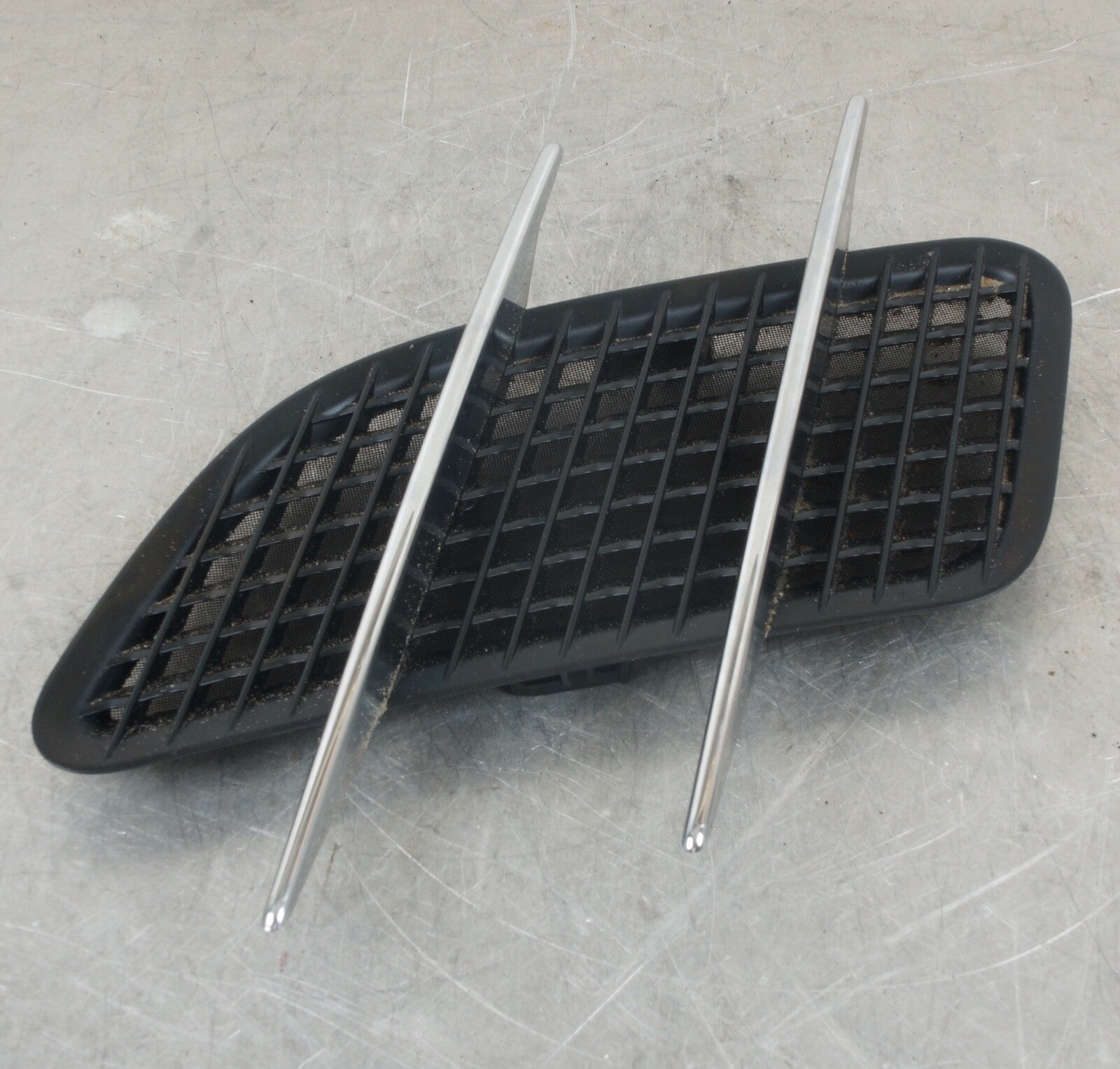 13-18 Mercedes R231 SL550 SL400 SL63 Left Driver Hood Grill Grille OEM