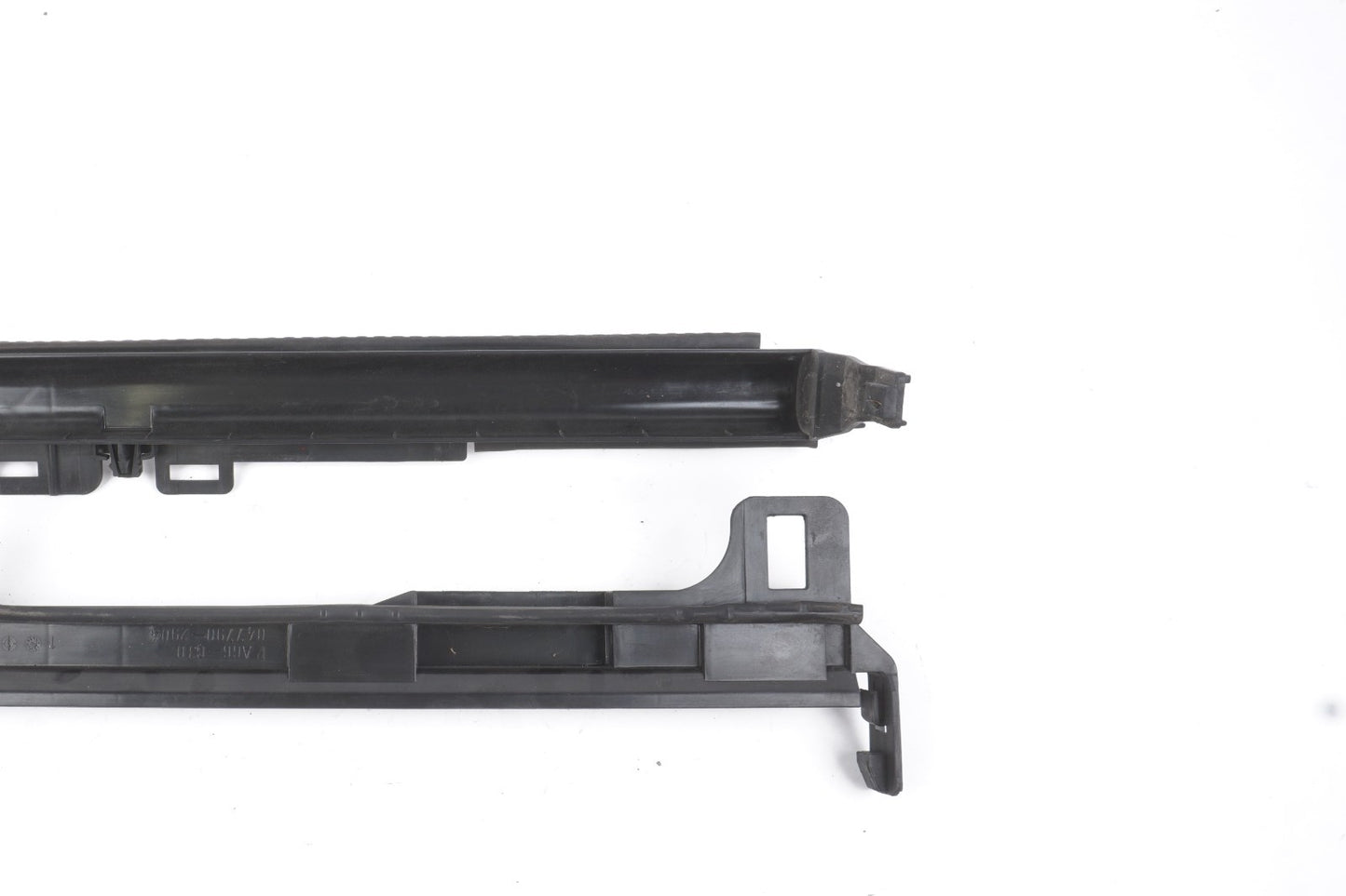 2011-2013 Mercedes W207 E350 Condenser Sides Housing Bracket Left & Right  OEM