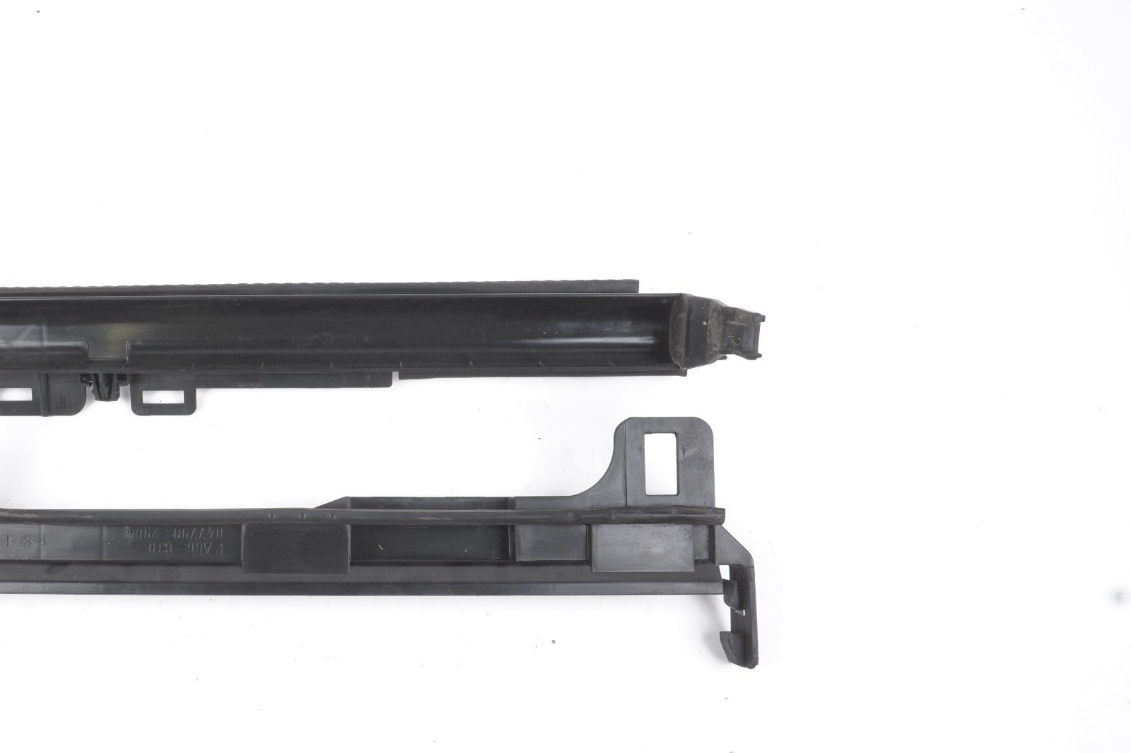 2011-2013 Mercedes W207 E350 Condenser Sides Housing Bracket Left & Right  OEM