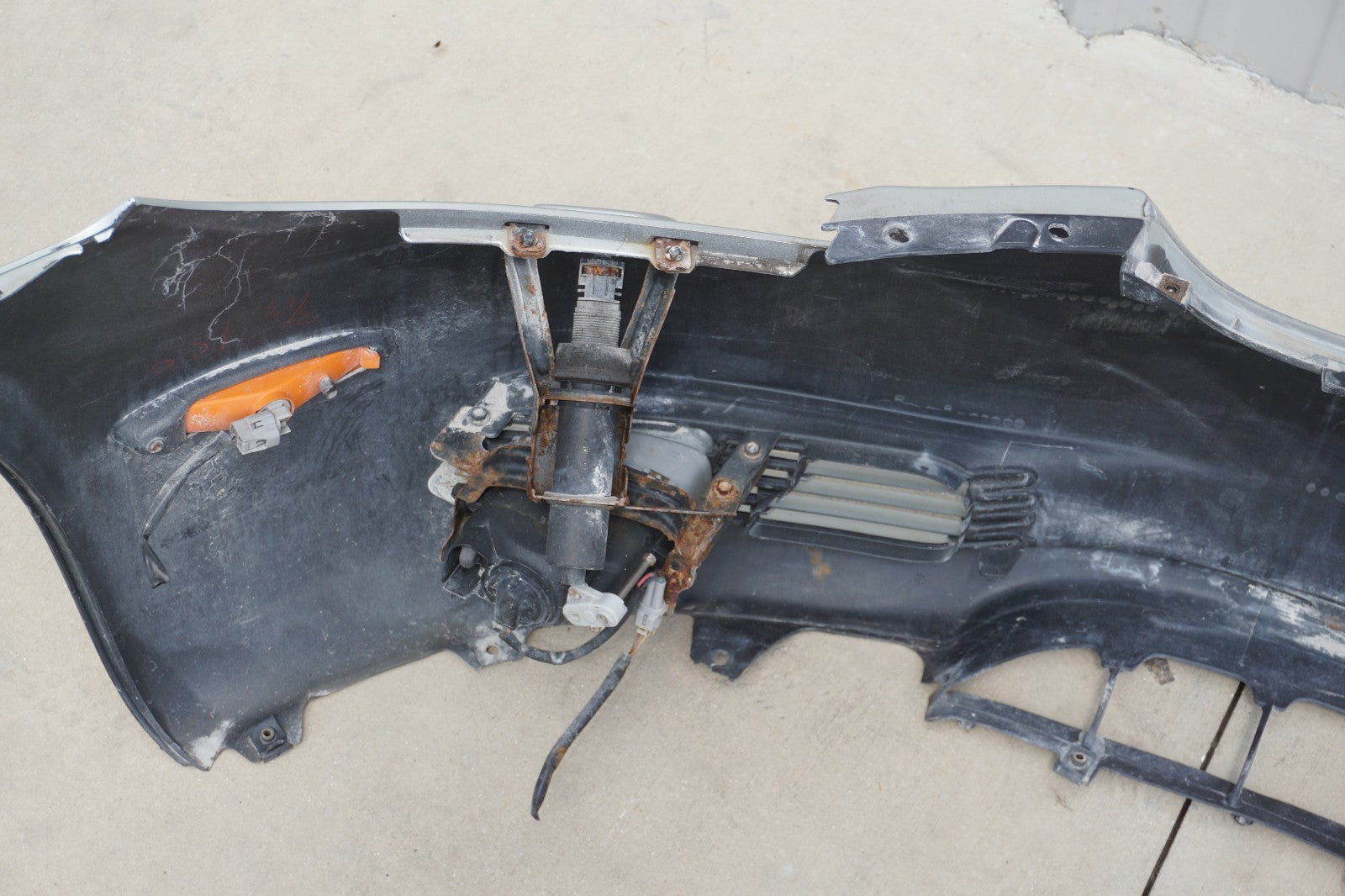 2003 - 2005 LEXUS SC430 FRONT BUMPER COVER OEM