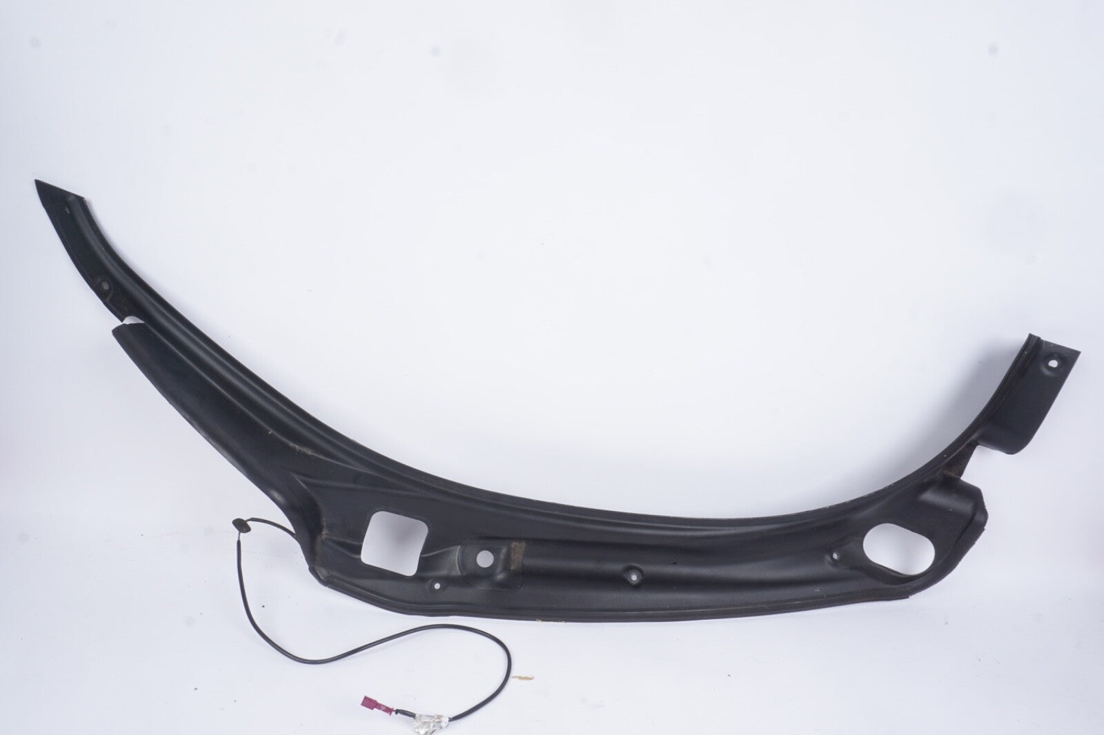 06-11 Mercedes W164 ML Class Right Side Interior Trunk D Pillar Trim Guard