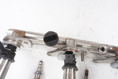 2012 - 2018 Mercedes X166 GL450 GL550 Right Side Fuel Injector Rail OEM