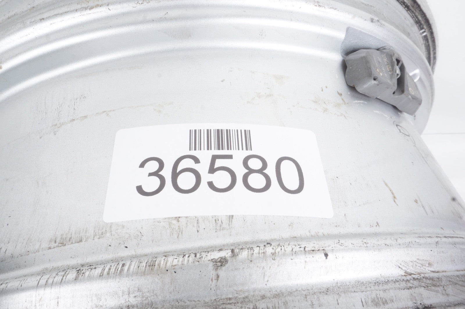2008 2009 2010 BMW 650i M6 18" Wheel Rim w/ Center Cap OEM