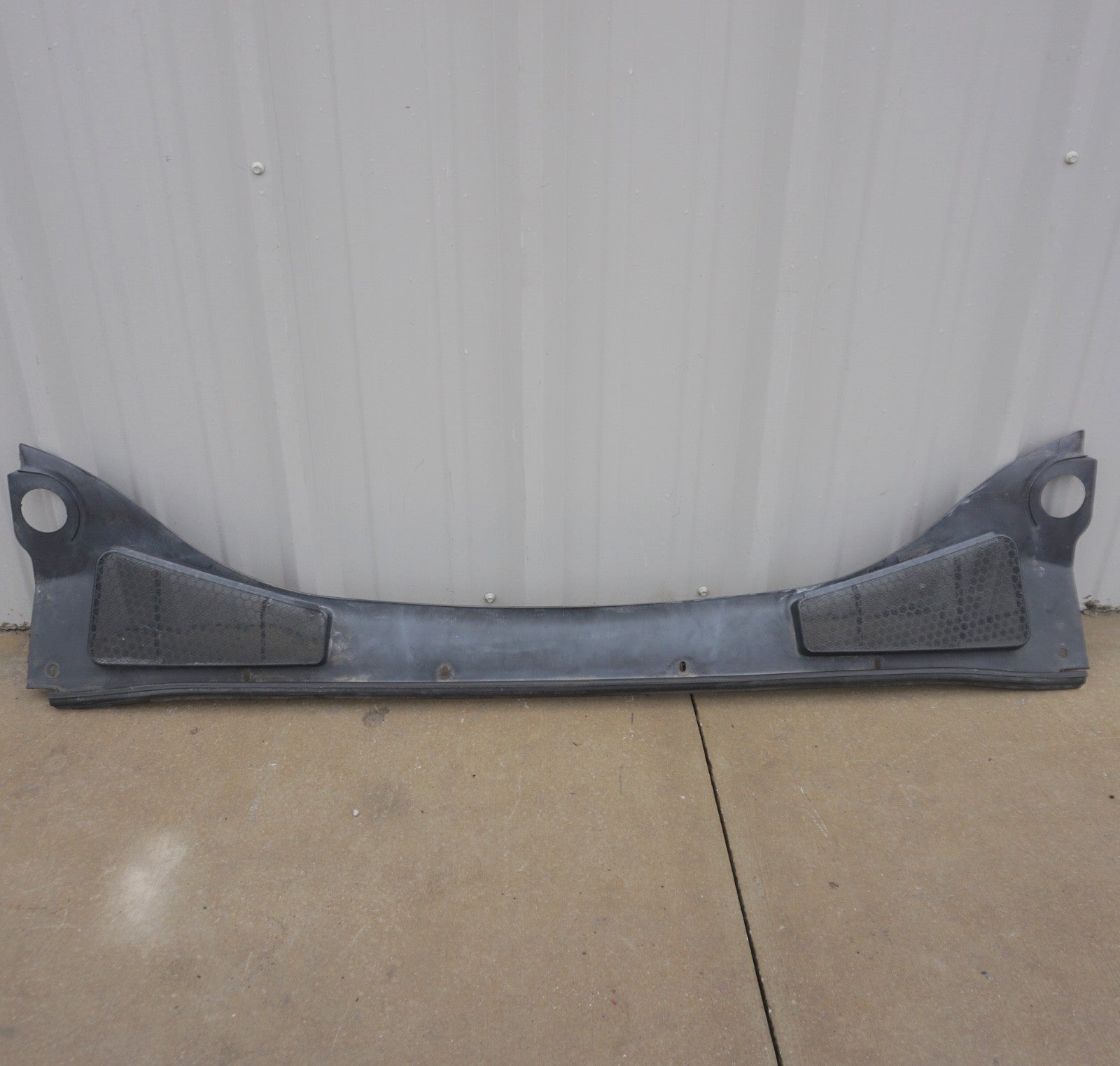 2012 - 2018 Ford Focus Windshield Wiper Motor Cowl Cover