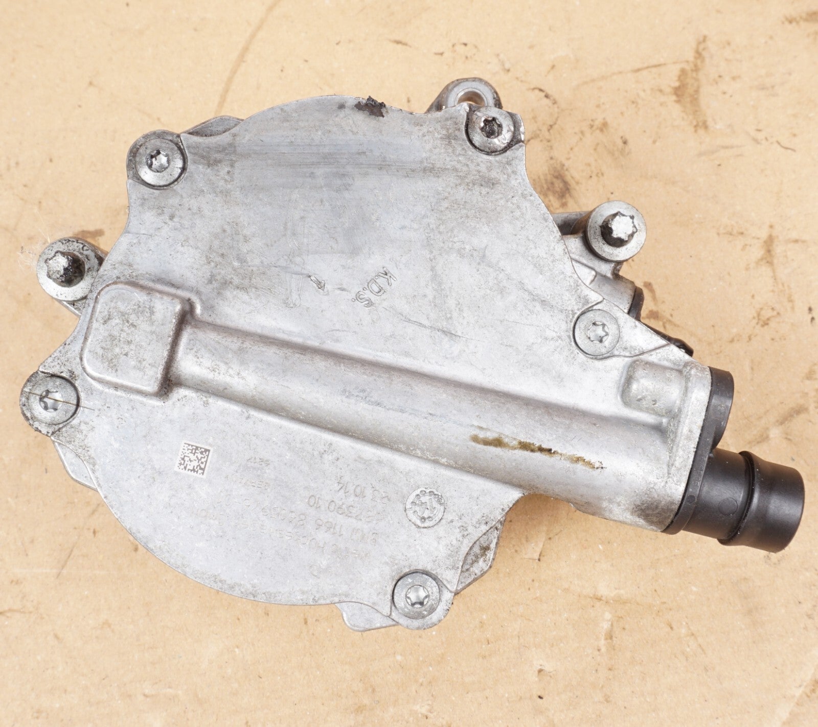 2012 - 2016 BMW 650i 550i 750i 4.4l Vacuum Pump 8605976 OEM