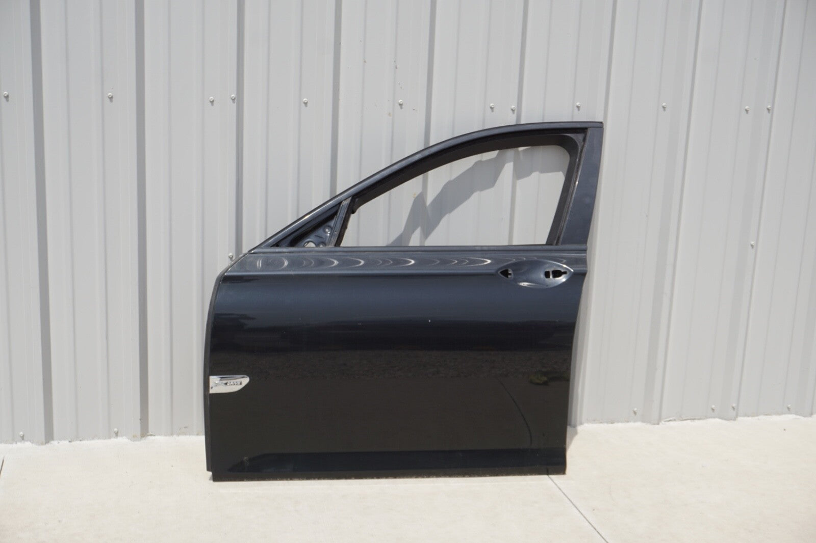 2009 - 2015 BMW 7 SERIES F01 F02 F04 750i FRONT LEFT DRIVER DOOR SHELL BLACK OEM
