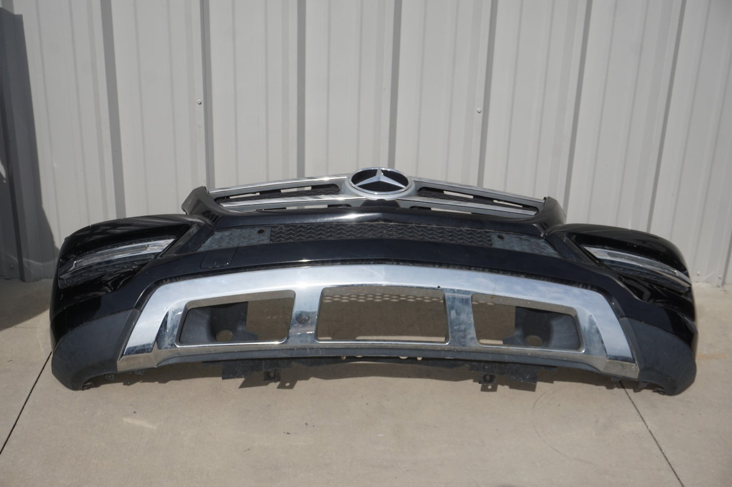 13-16 Mercedes GL450 Front Bumper Cover & Grille OEM