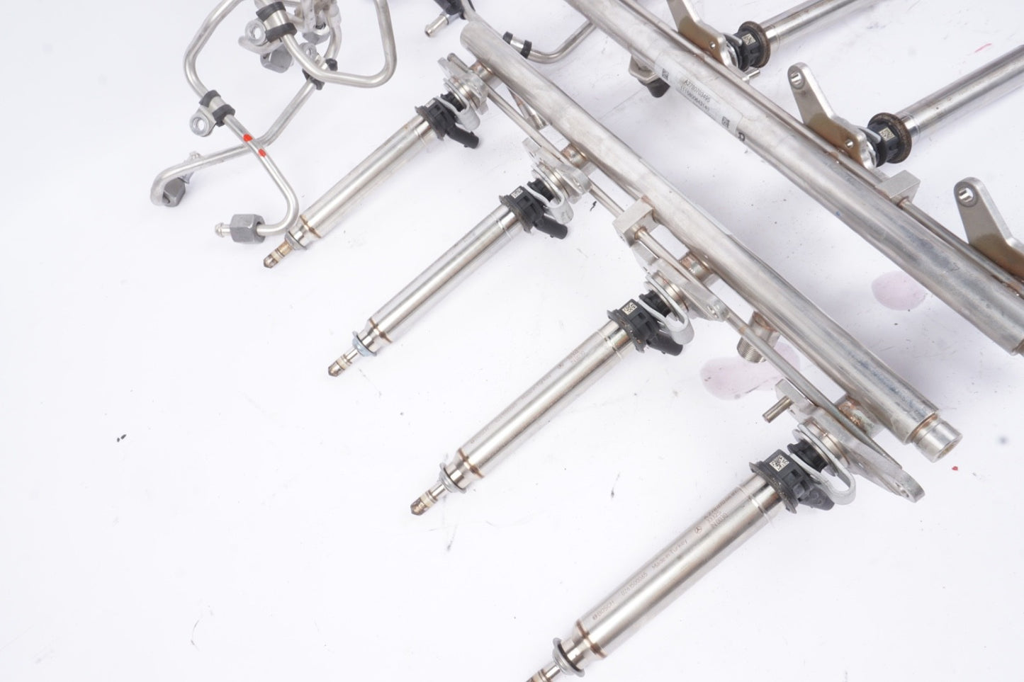 2012 - 2013 Mercedes W221 S550 CL550 Fuel Injection Rail Line w/ Injectors SET