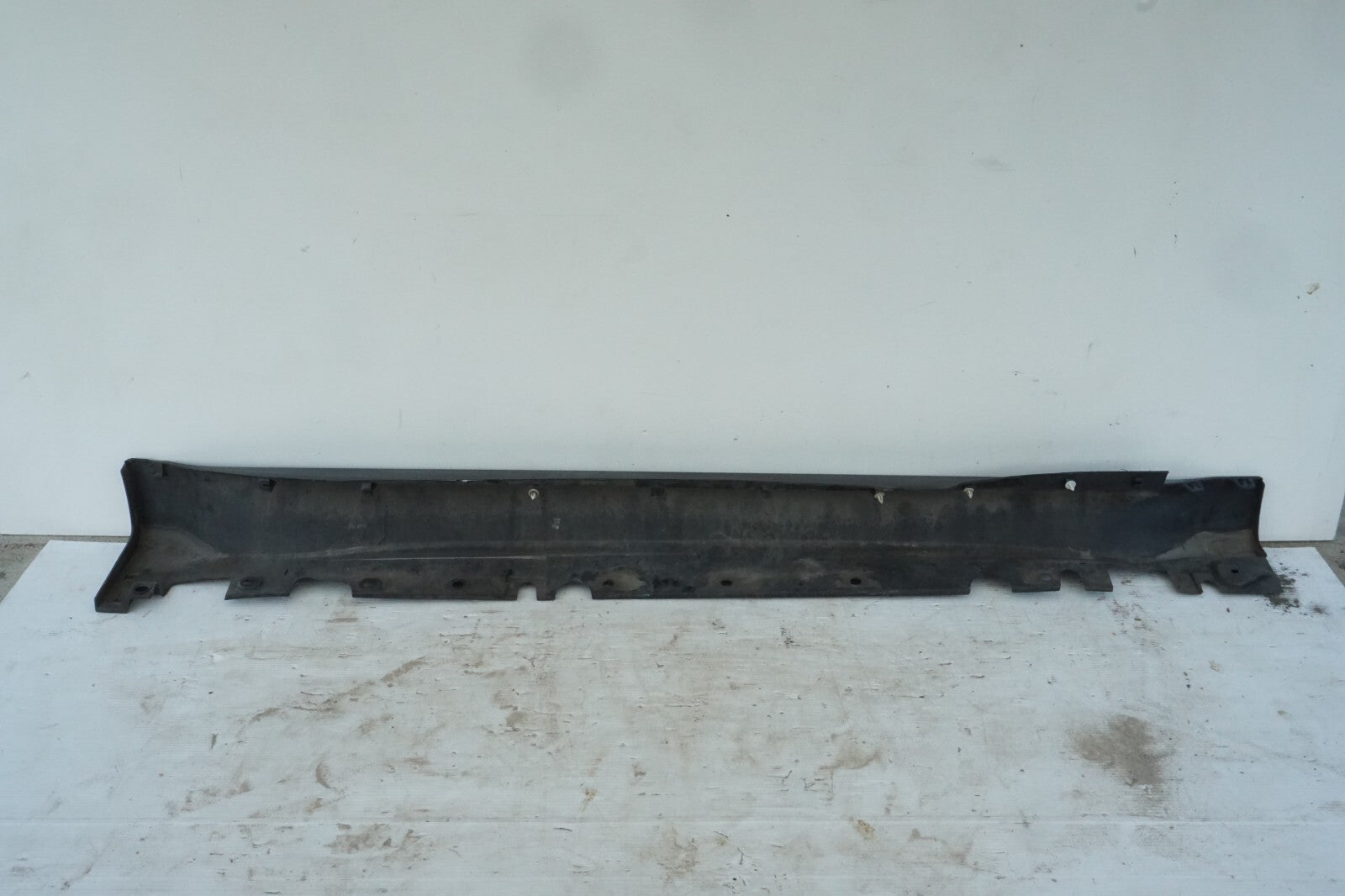 2008 - 2010 BMW X6 LEFT DRIVER SIDE ROCKER PANEL SKIRT MOLDING OEM