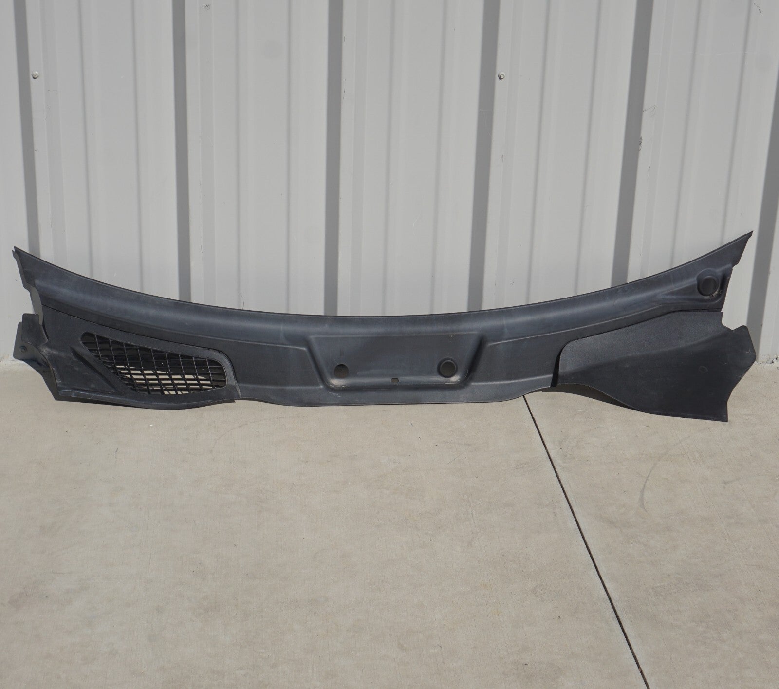 11-18 Porsche Cayenne 958 Windshield Wiper Cowl Panel 7P5819401B OEM