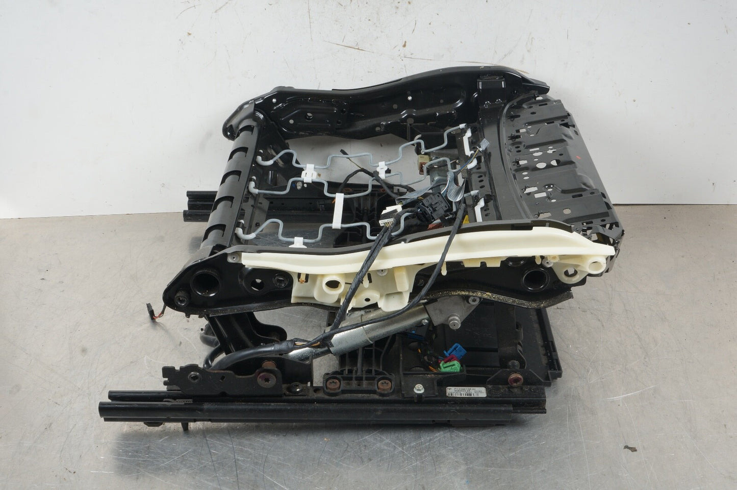 2007-2013 BMW X5 I35 FRONT RIGHT PASSENGER SIDE SEAT FRAME RAIL TRACK MOTOR OEM