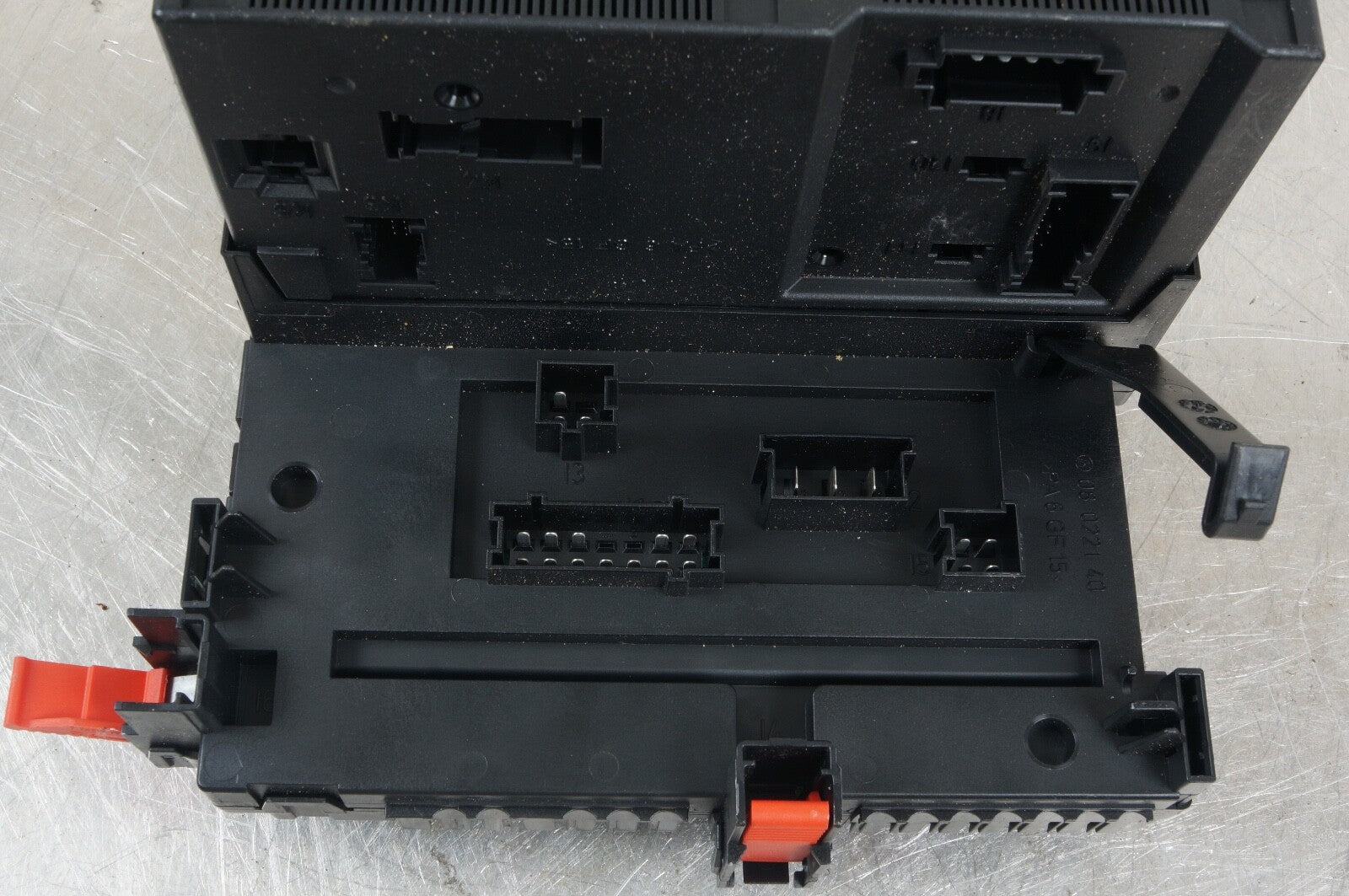 2010 - 2013 Mercedes W221 S550 S400 Rear Sam Fuse Box Relay Module Control OEM