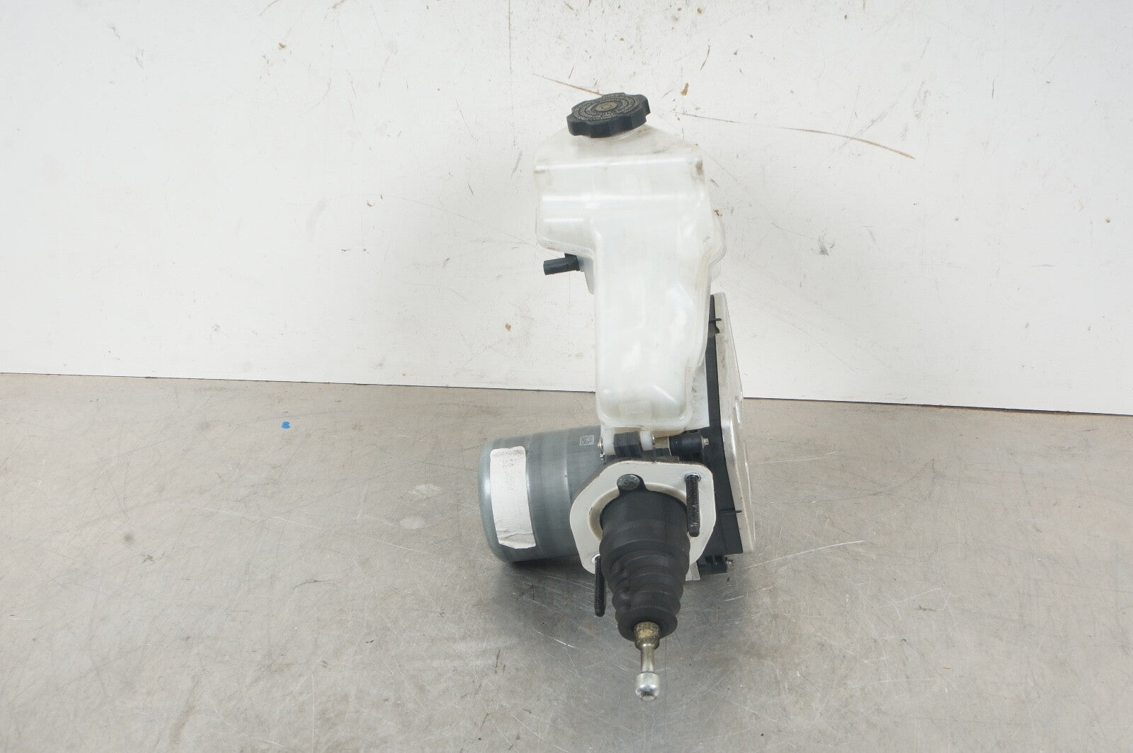 2020-2021 Cadillac CT4 ABS Pump Control Module 84826407 OEM