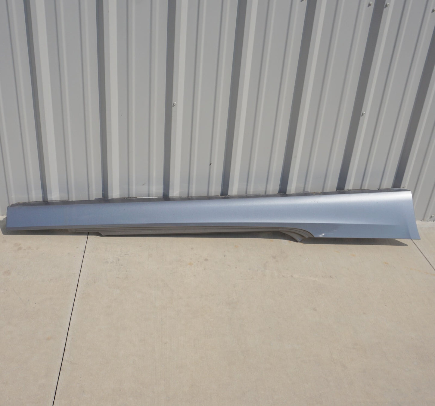 07 - 13 BMW 328i 335i Convertible Coupe Right Rocker Panel Skirt Molding OEM