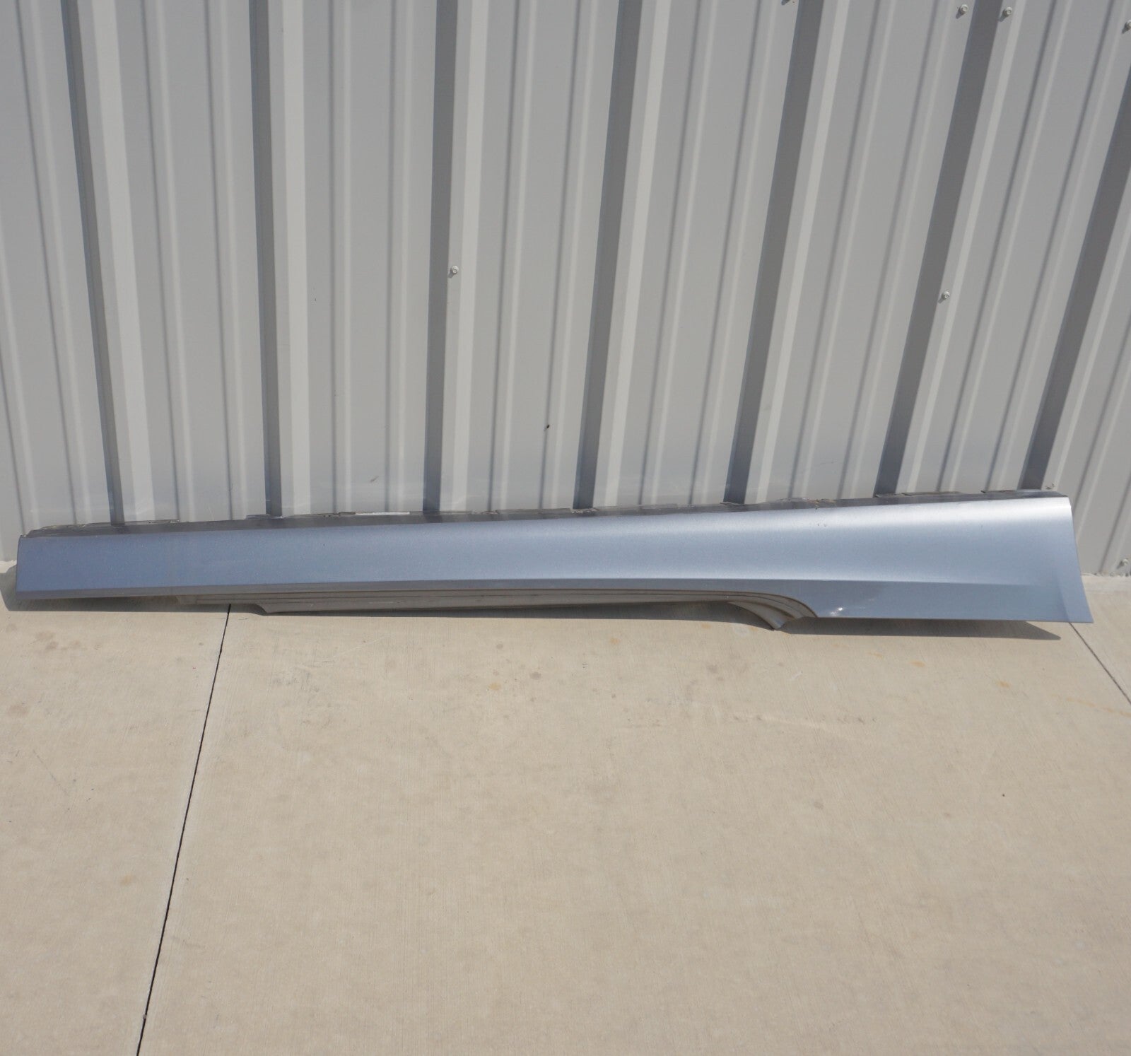 07 - 13 BMW 328i 335i Convertible Coupe Right Rocker Panel Skirt Molding OEM